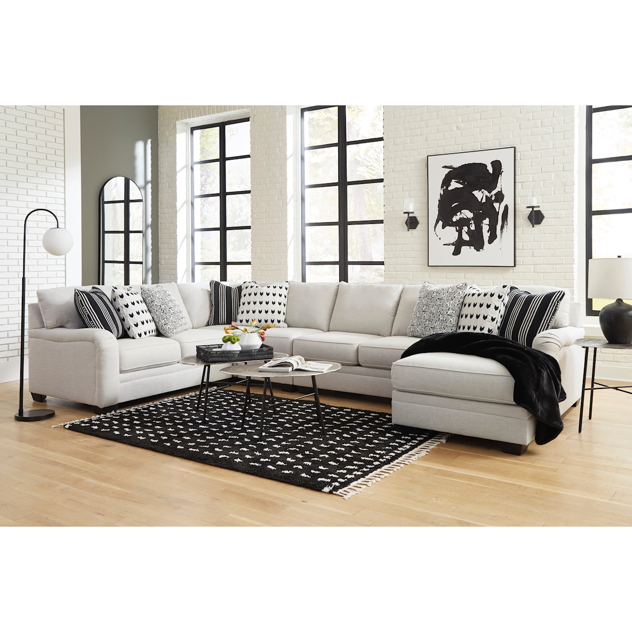 Benchcraft Huntsworth 5-Piece Sectional with Chaise