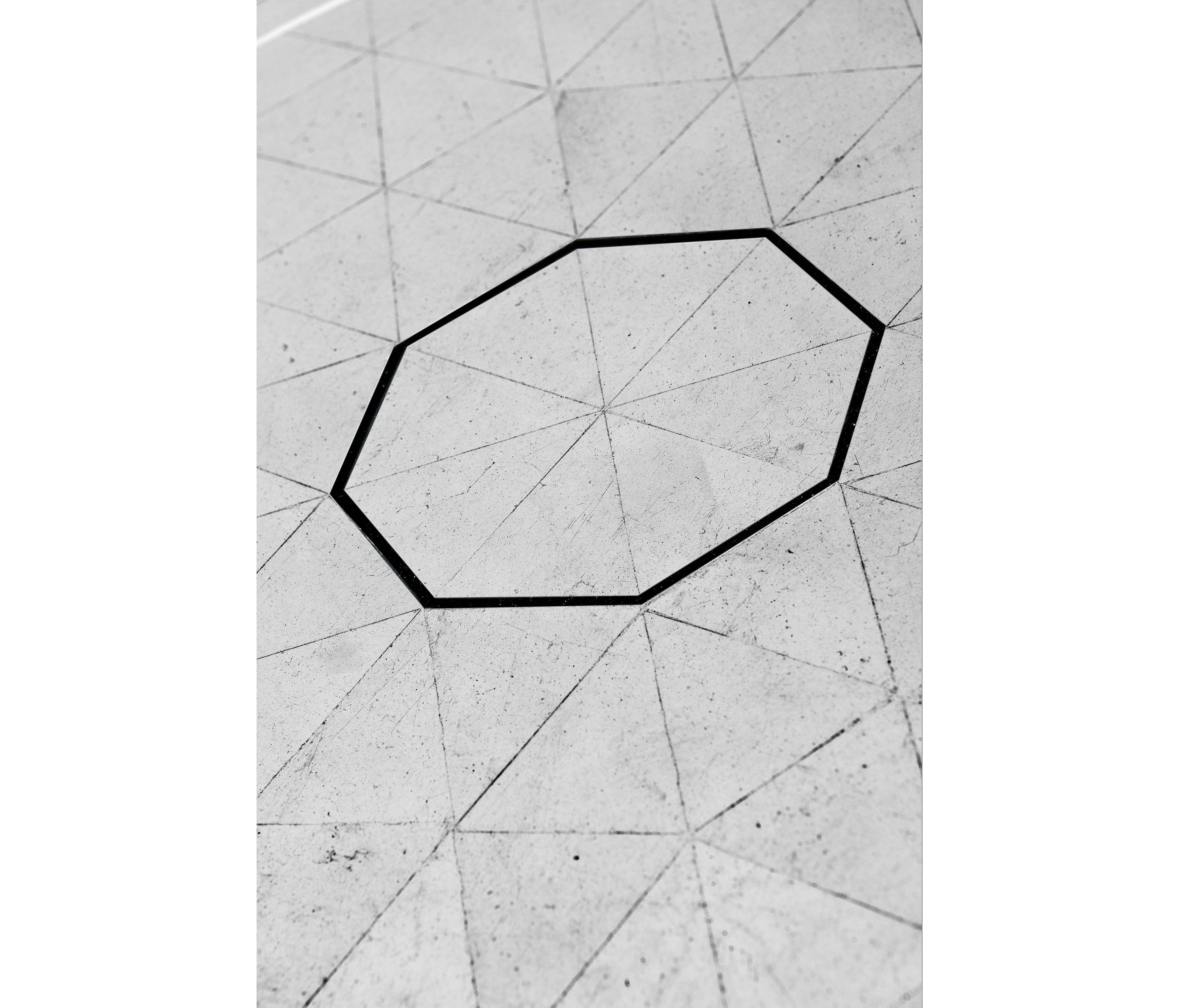 Jonathan Charles JC Traditional Églomisé & Walnut Round Wine Table