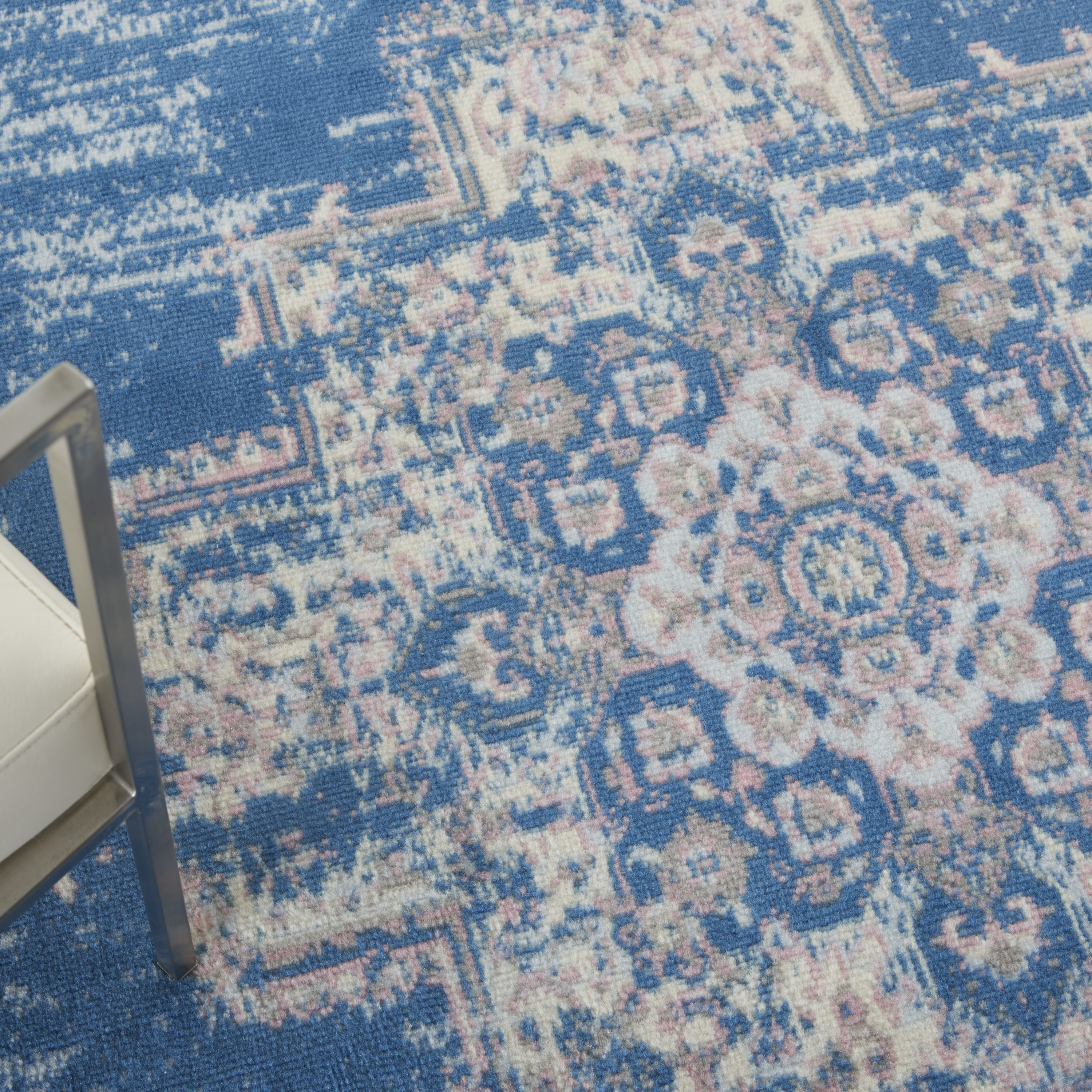 Nourison Grafix 3'9" x 5'9"  Rug