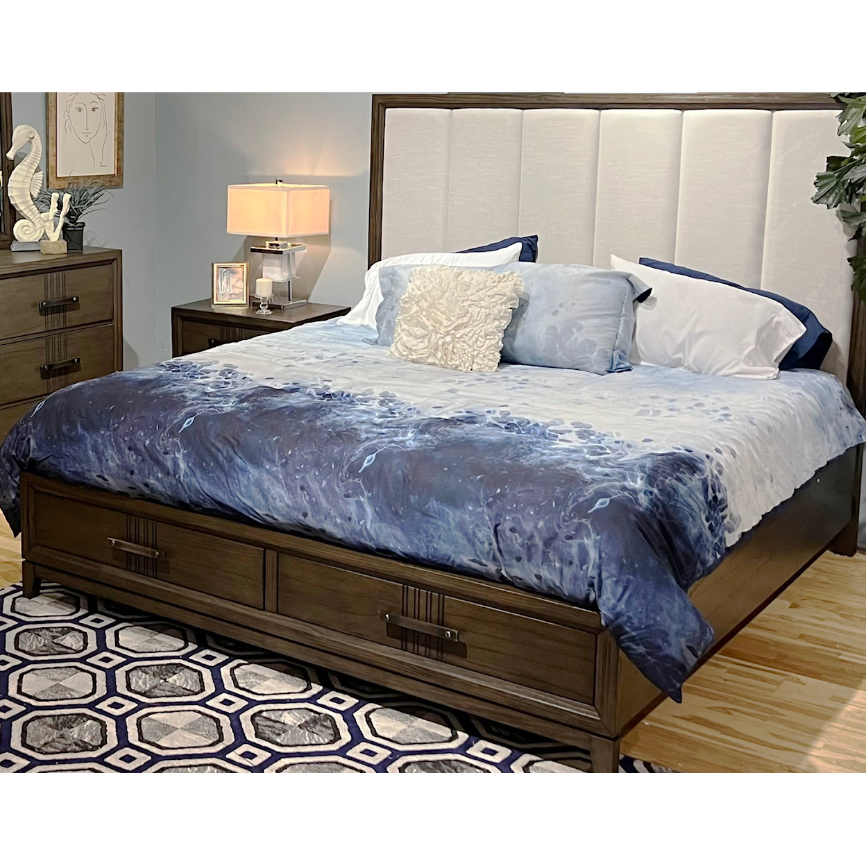 New Classic Furniture Landon Transitional Queen Bed