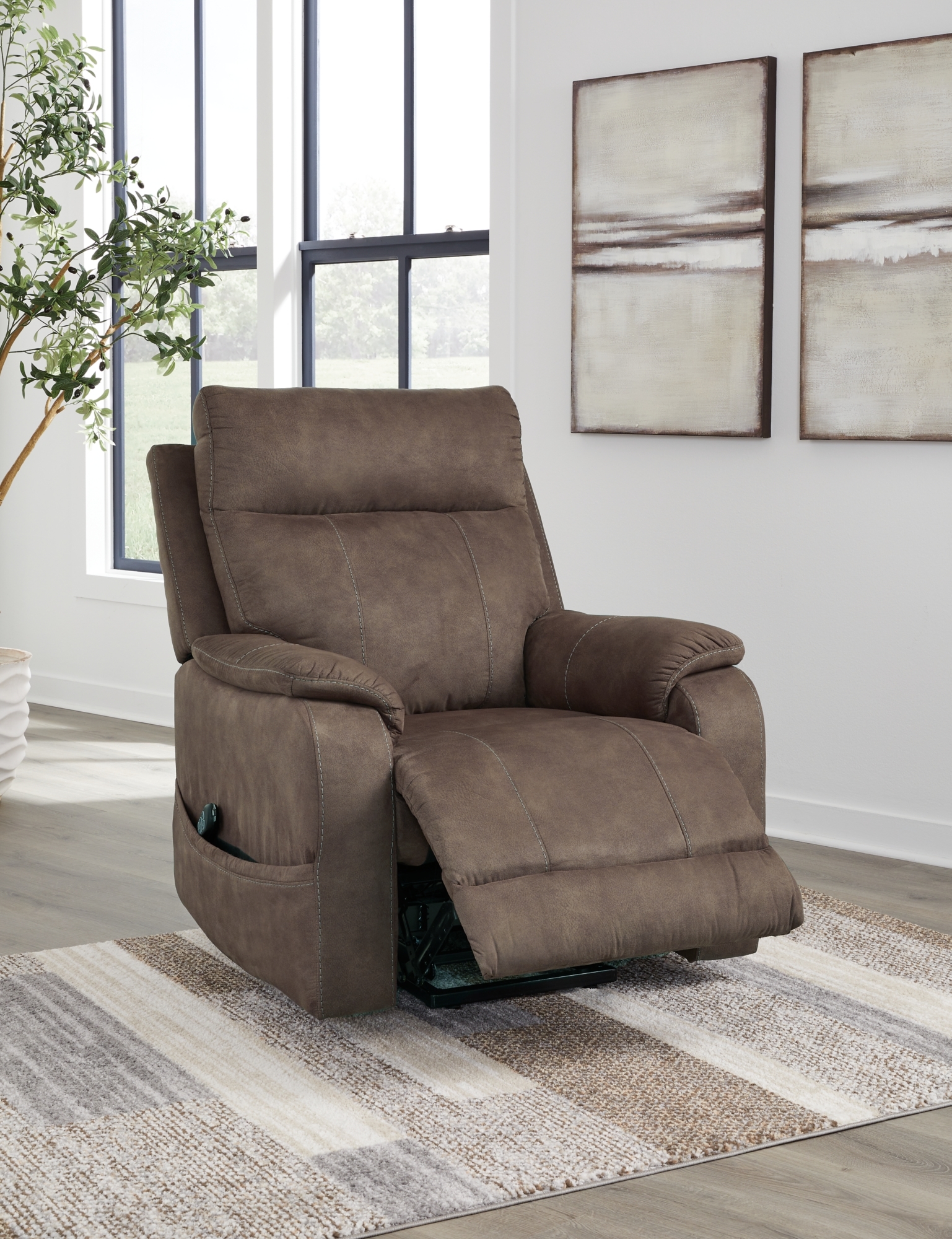 Signature Design by Ashley Crestmeade Power Lift Recliner