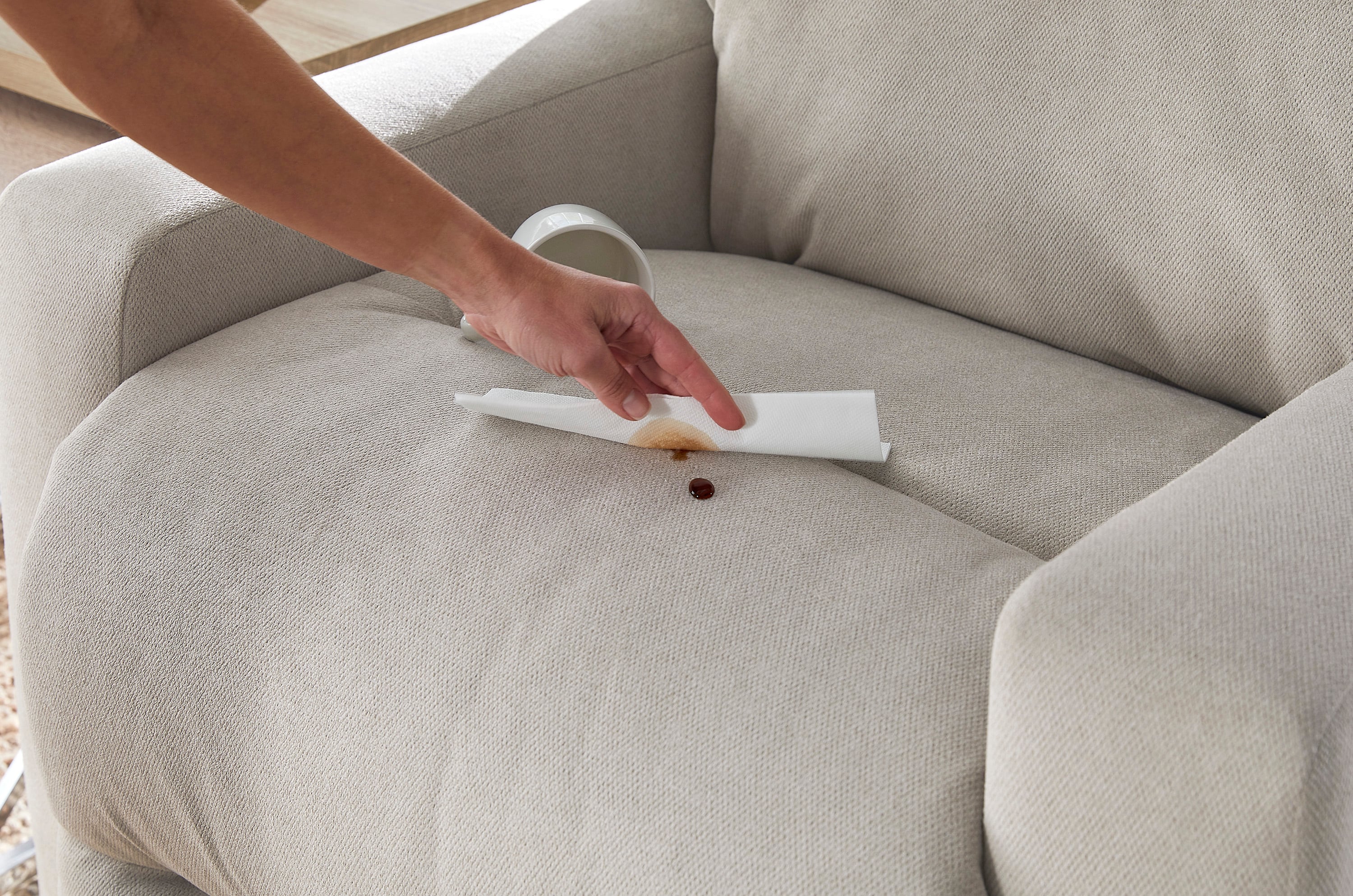 Best Home Furnishings Kenley Power Tilt Headrest Lift Recliner