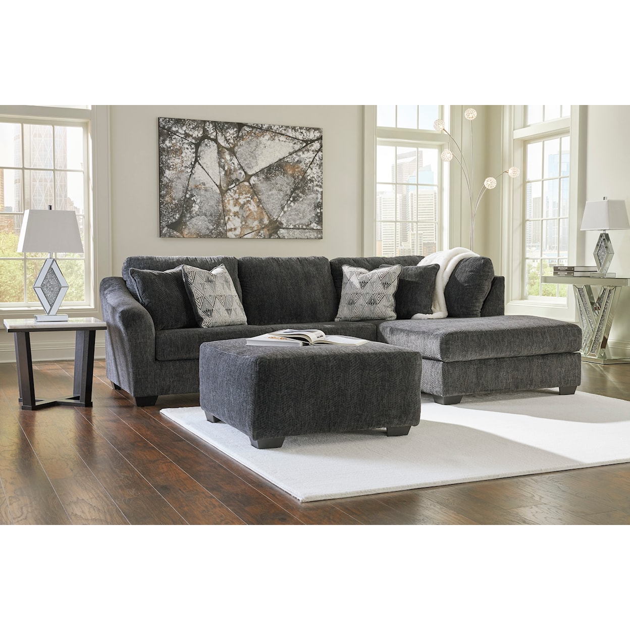 Benchcraft Biddeford 2-Piece Sectional with Chaise