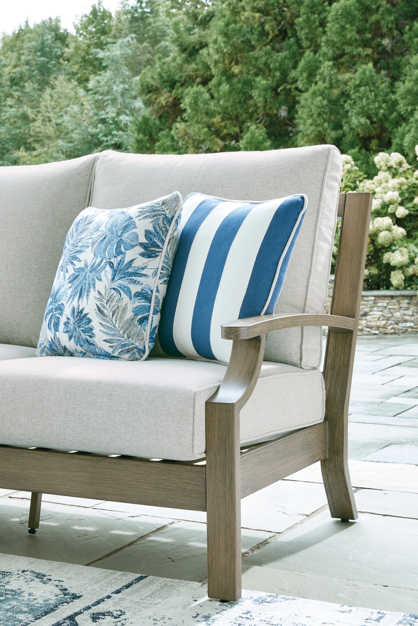 Signature Design by Ashley Rainier Ranch Sofa With Cushion
