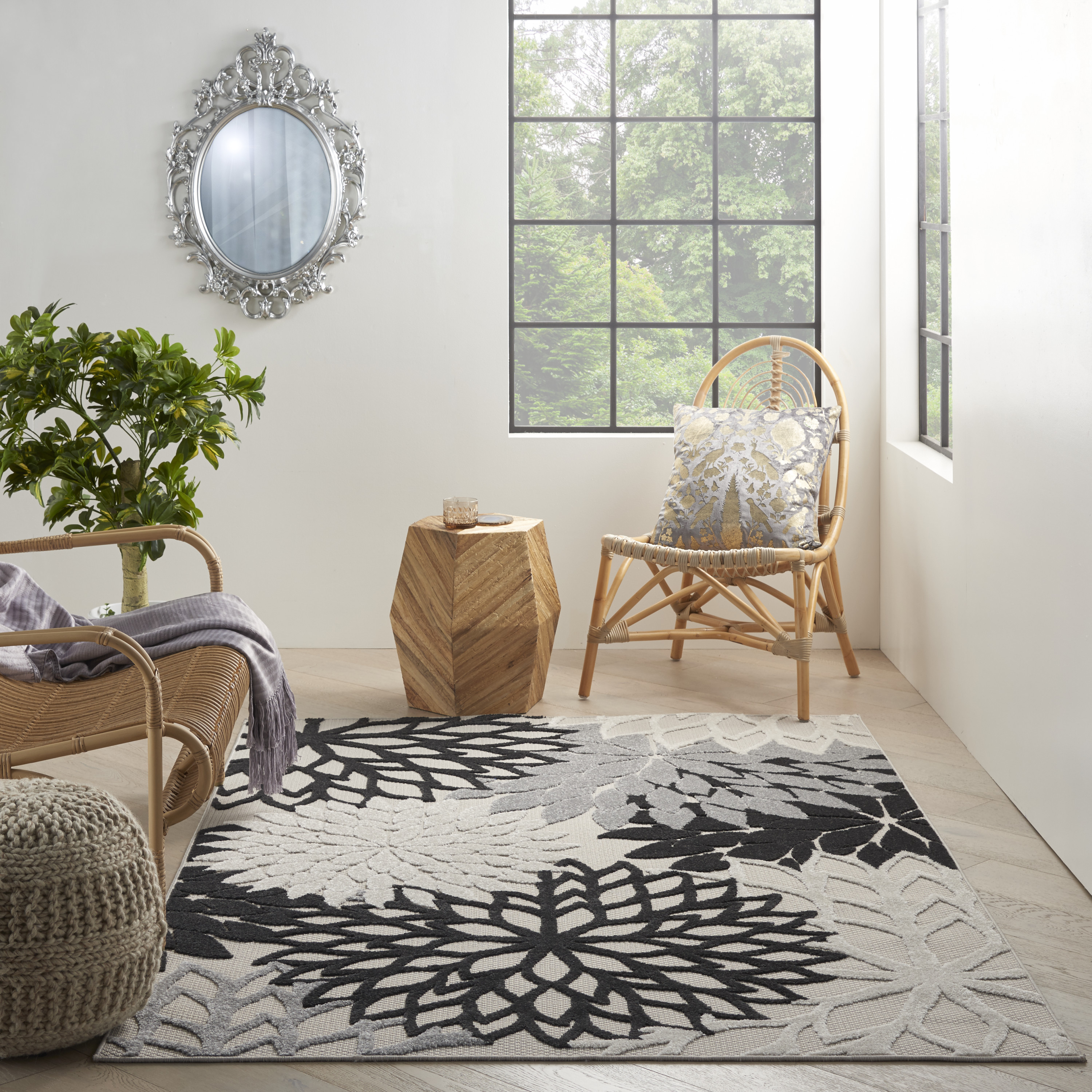 5'3" x 7'5"  Rug