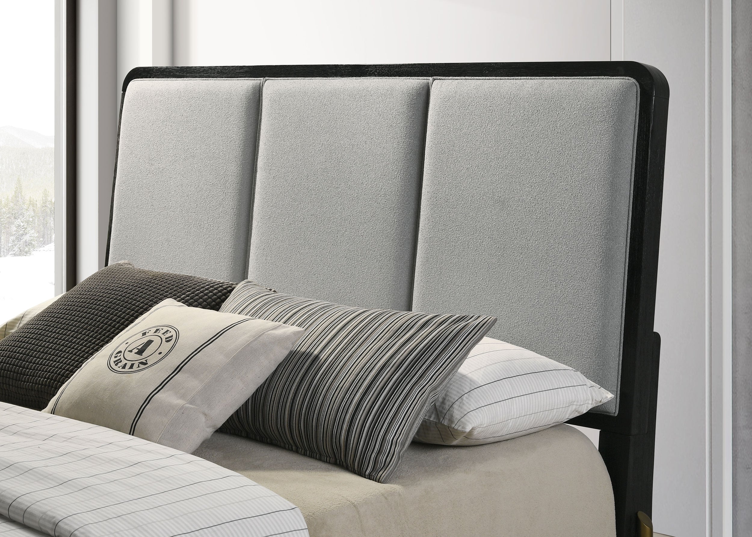 Coaster Arini King Panel Bed