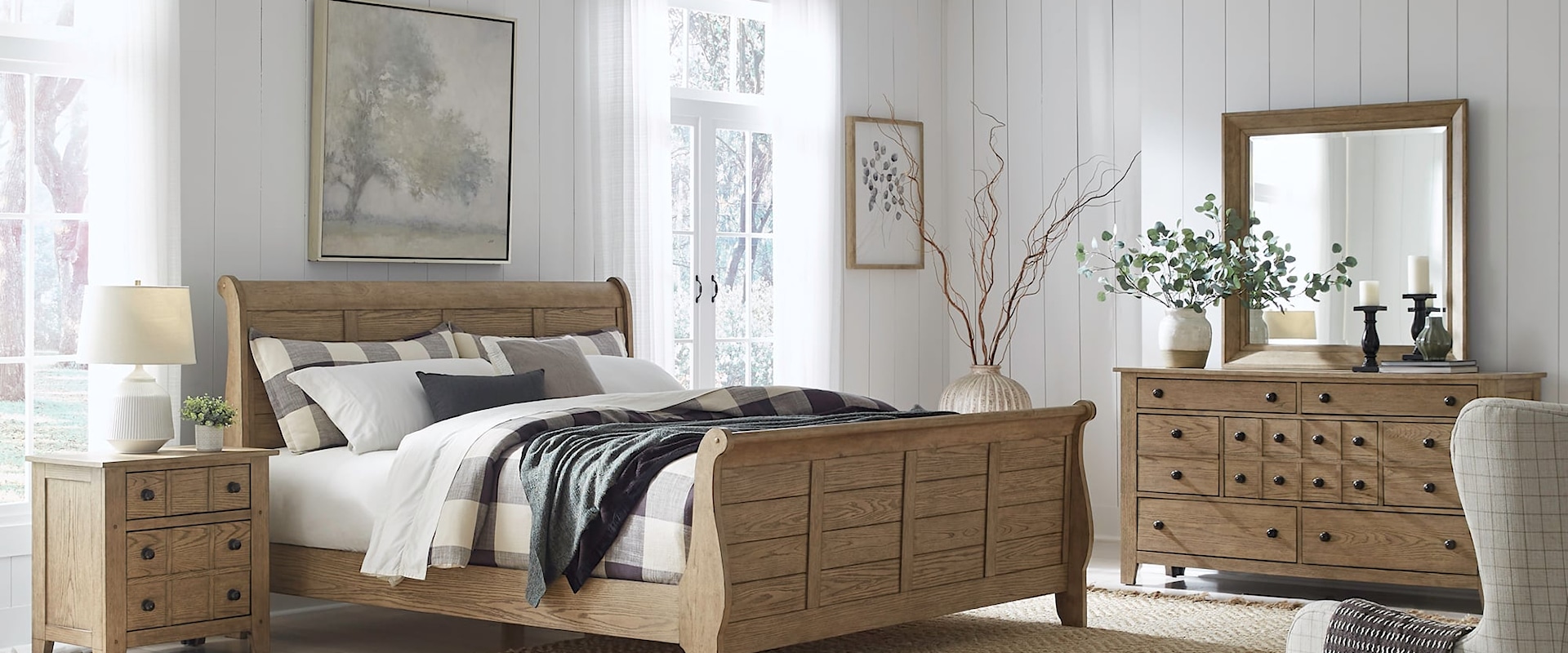 Rustic 4-Piece Queen Bedroom Group