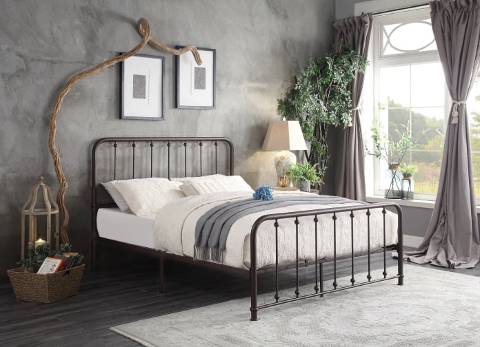 Homelegance Larkspur Eastern King Metal Platform Bed