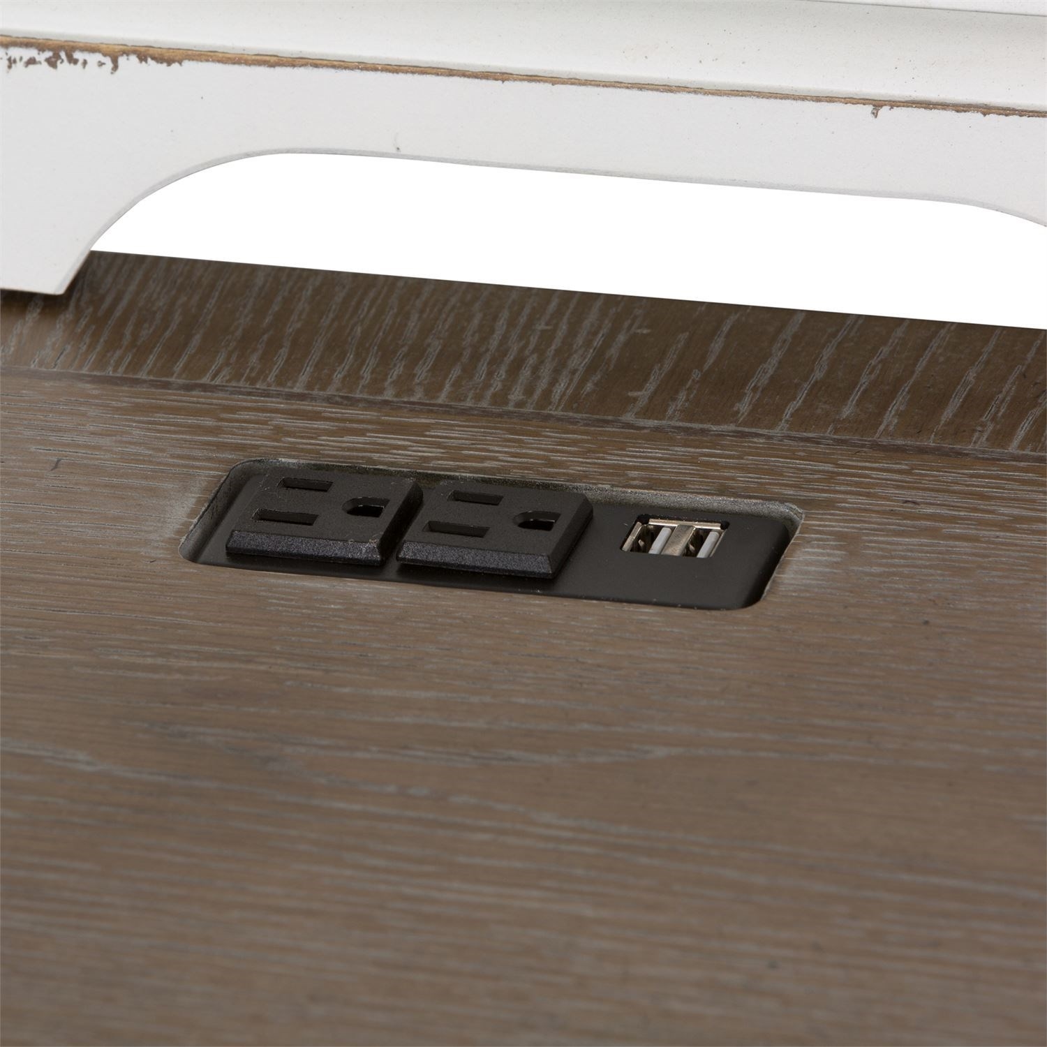 Liberty Furniture Magnolia Manor 7-Drawer Desk and Hutch