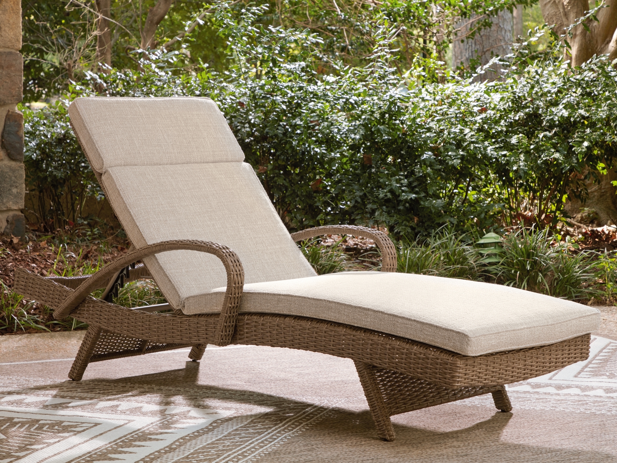 Chaise Lounge With Cushion