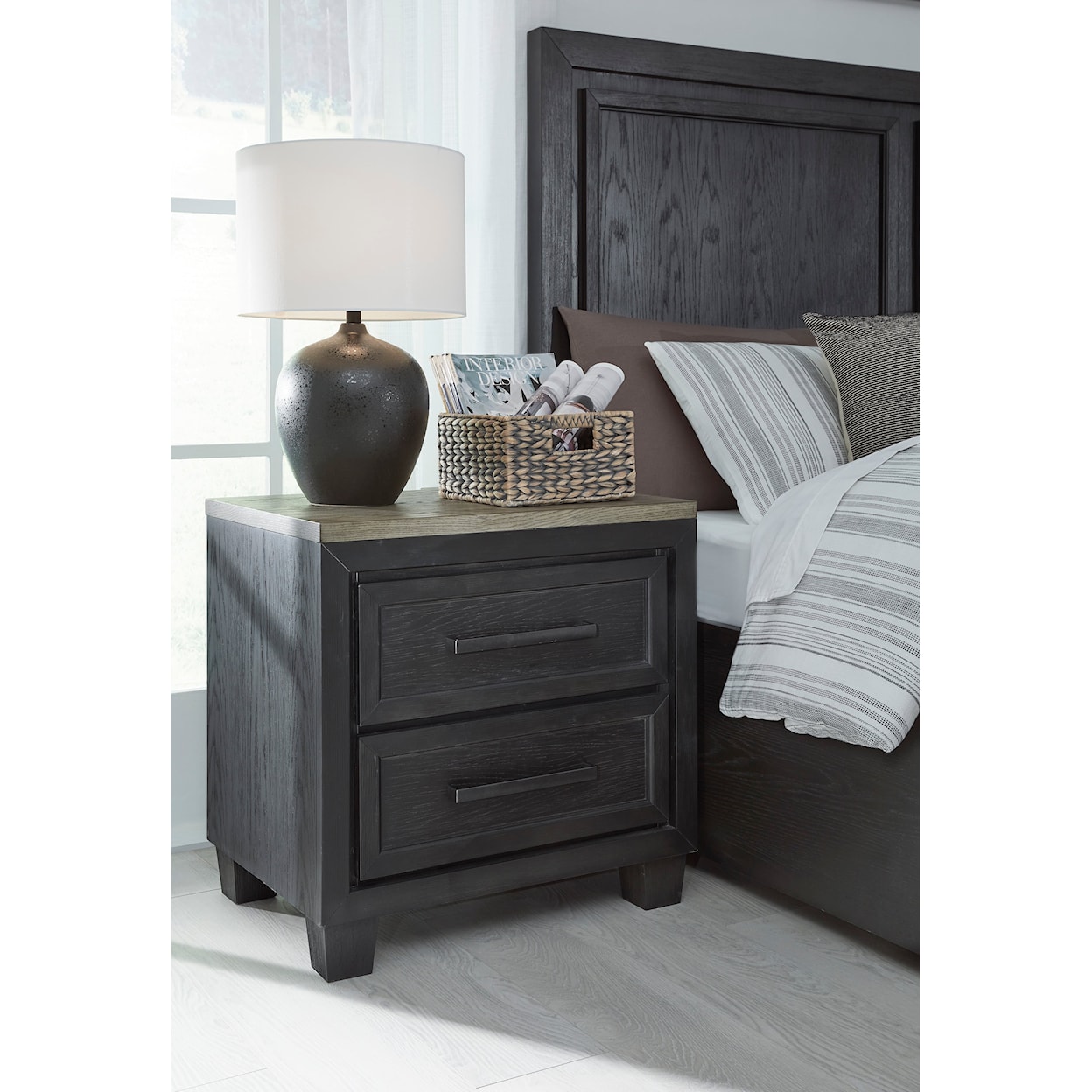 Michael Alan Select Foyland King Bedroom Set