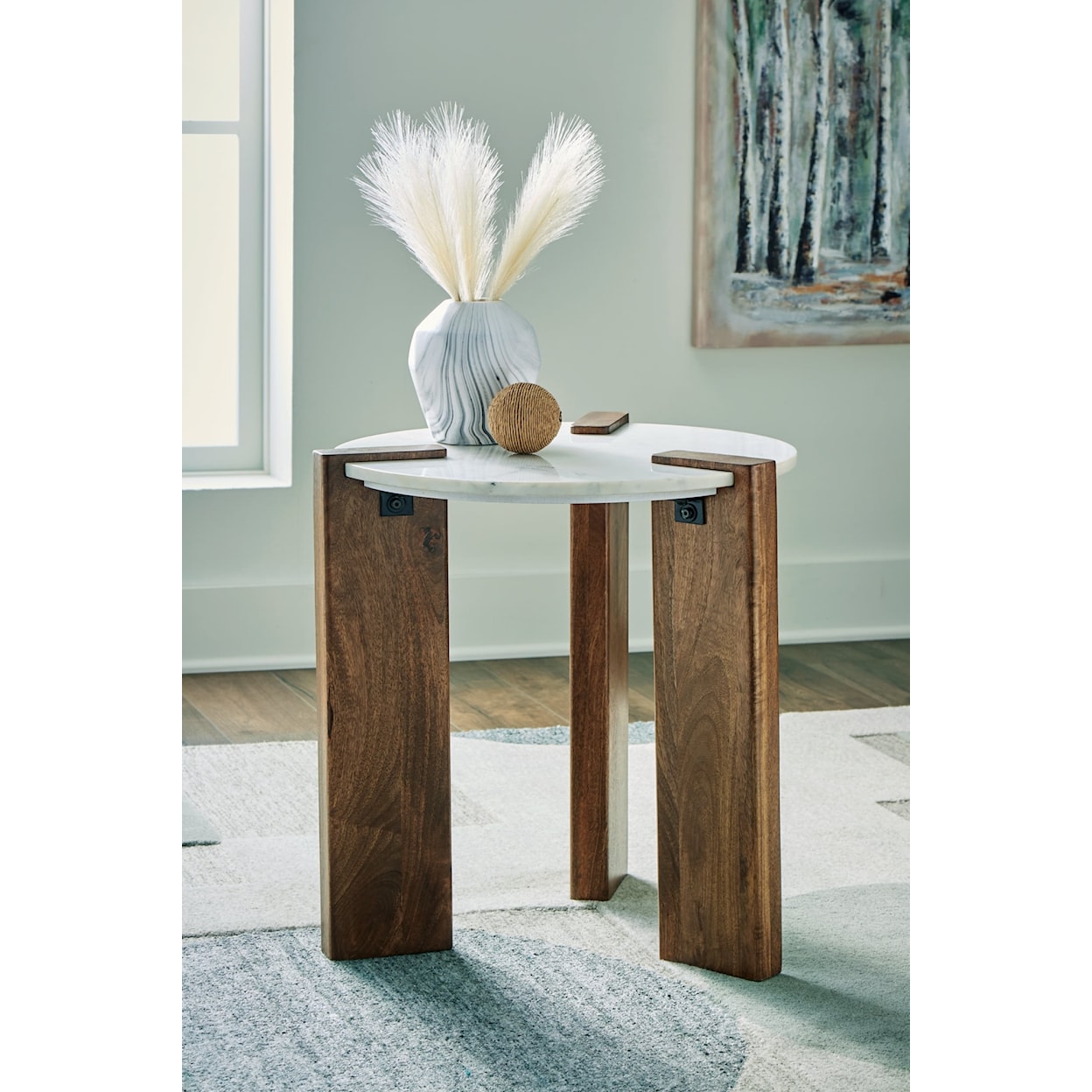 Benchcraft Isanti Round End Table