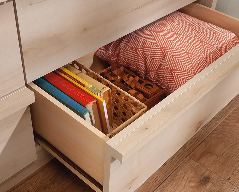 Sauder HARVEY PARK Harvey Park Dresser