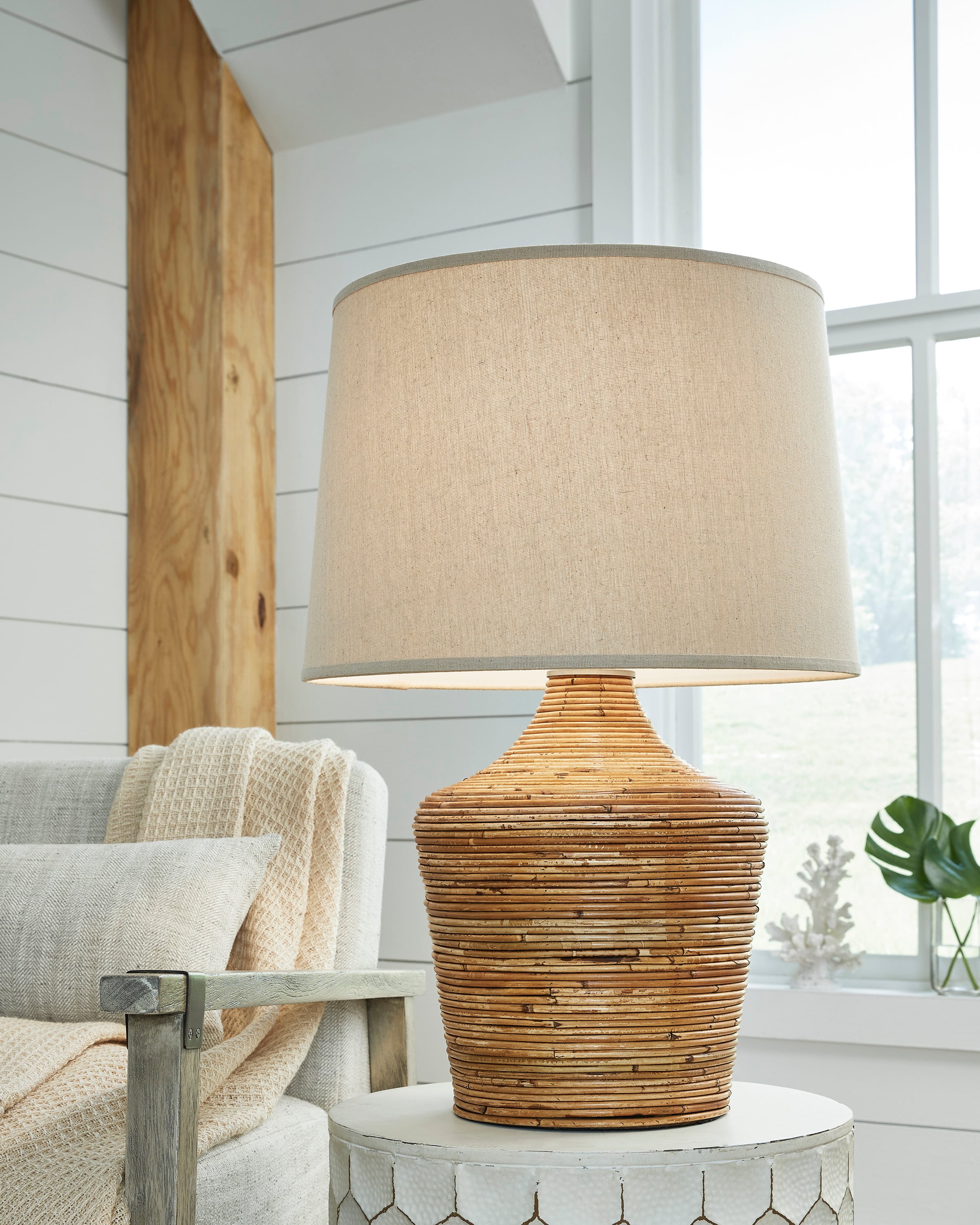Signature Design by Ashley Lamps - Casual Kerrus Table Lamp