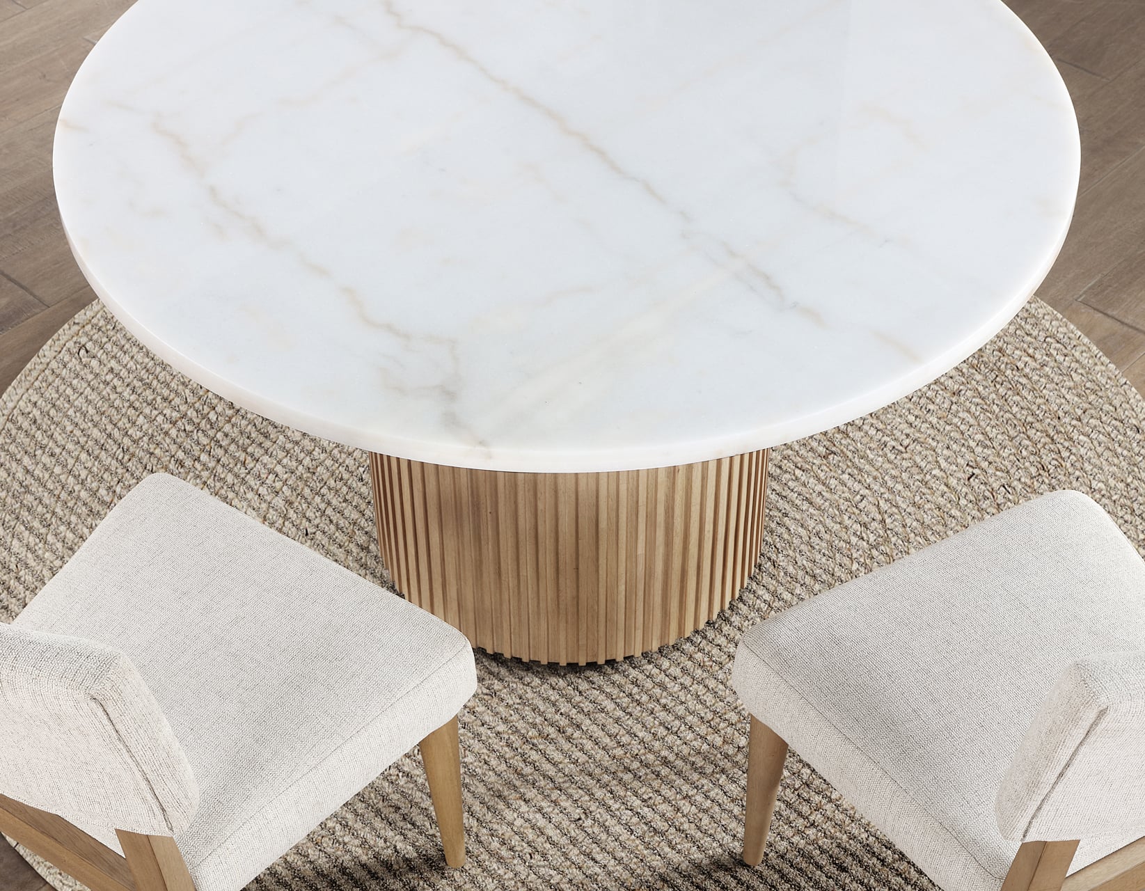 Steve Silver Colvin 52" Round Dining Table