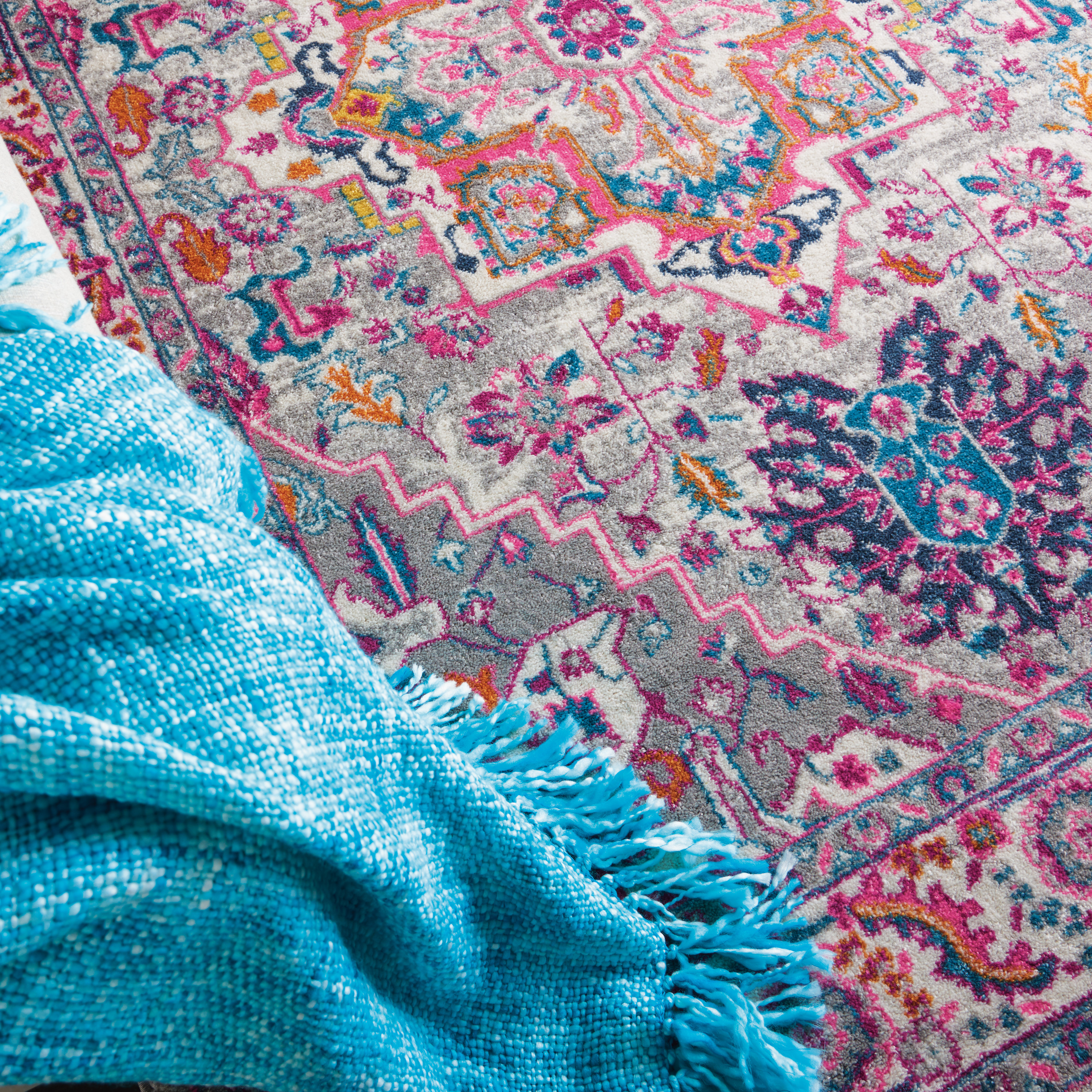 3'9" x 5'9"  Rug