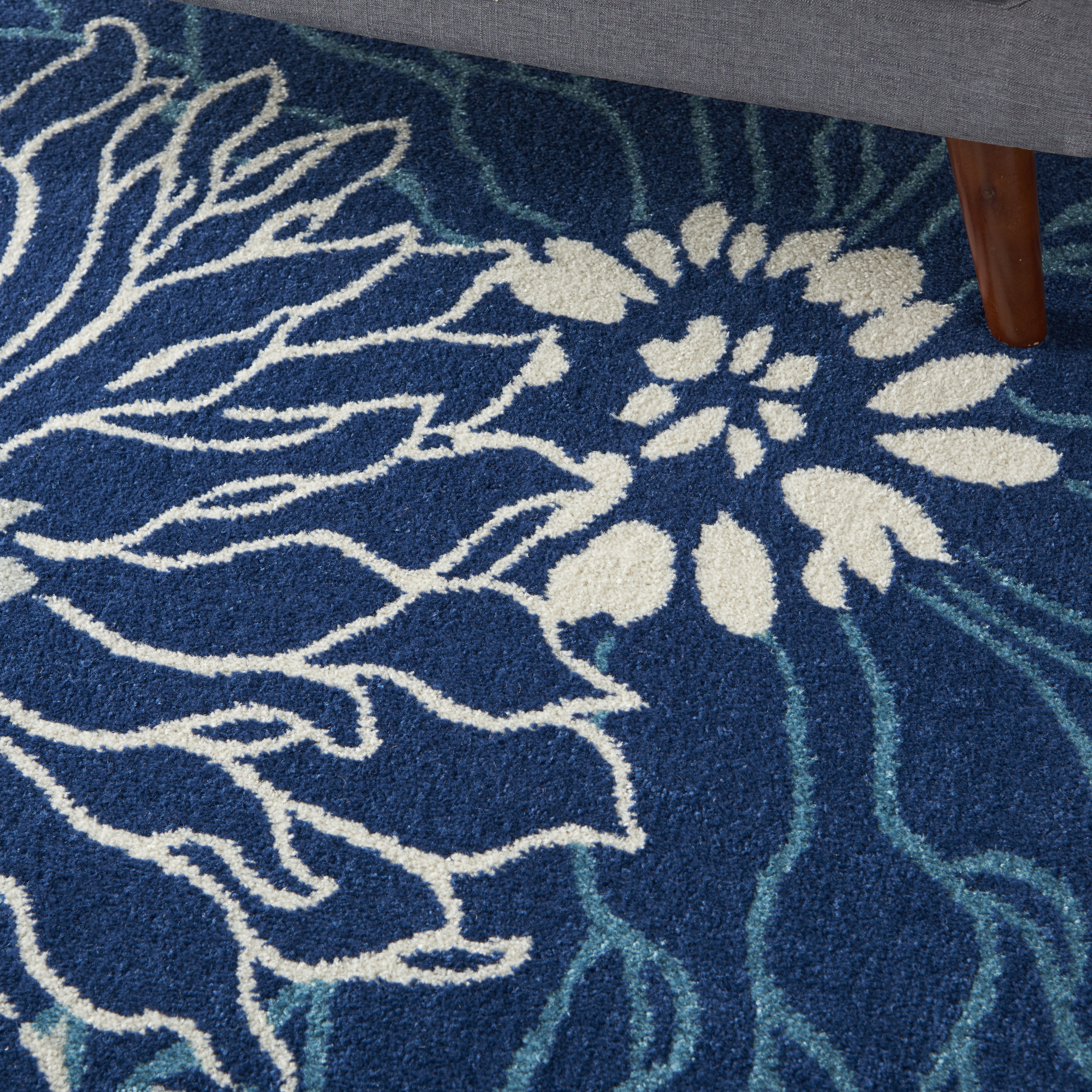 5'3" x 7'3"  Rug