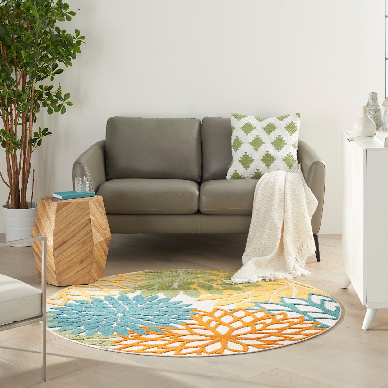 Nourison Aloha 4' Round  Rug