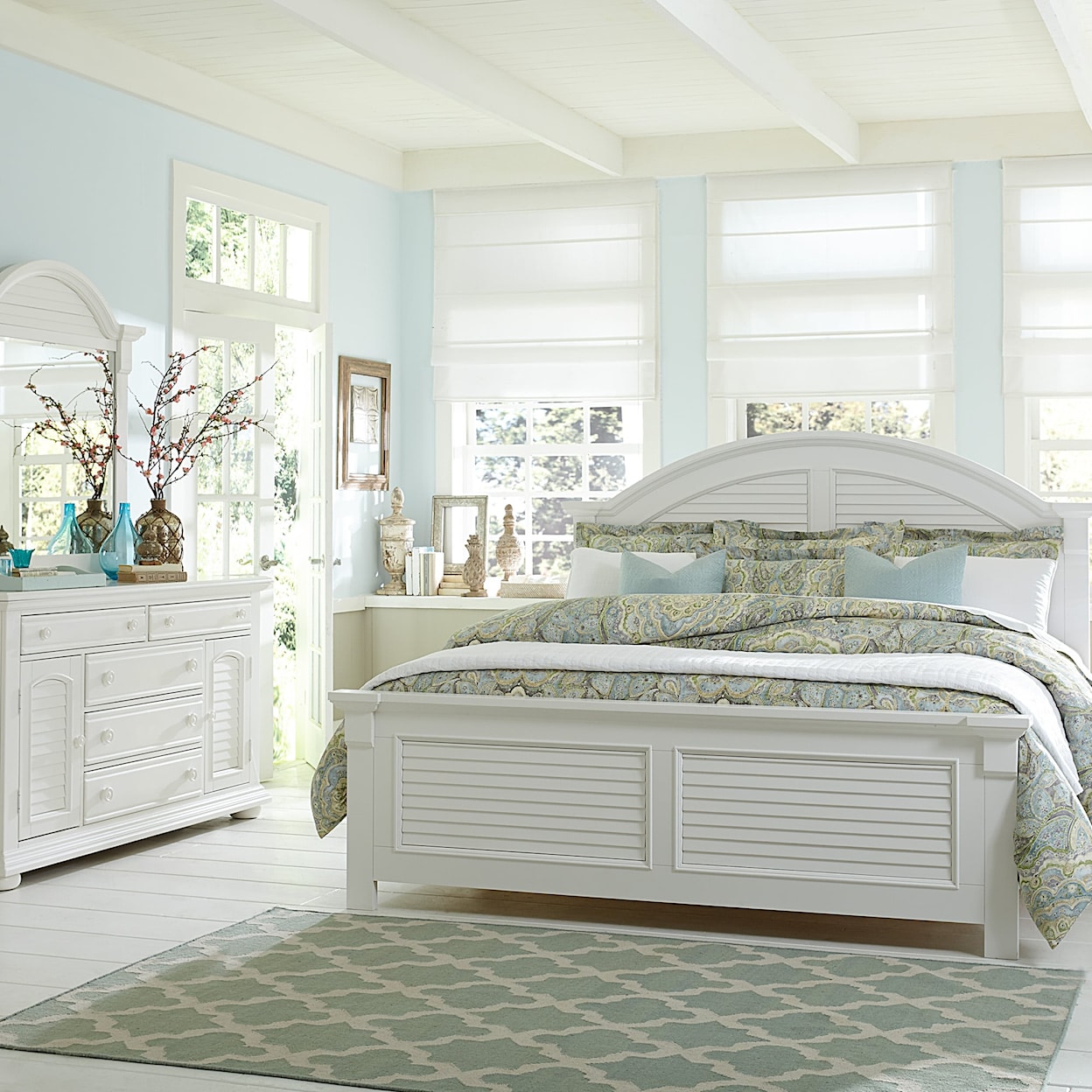 Liberty Furniture Summer House 3-Piece Queen Panel Bedroom Set