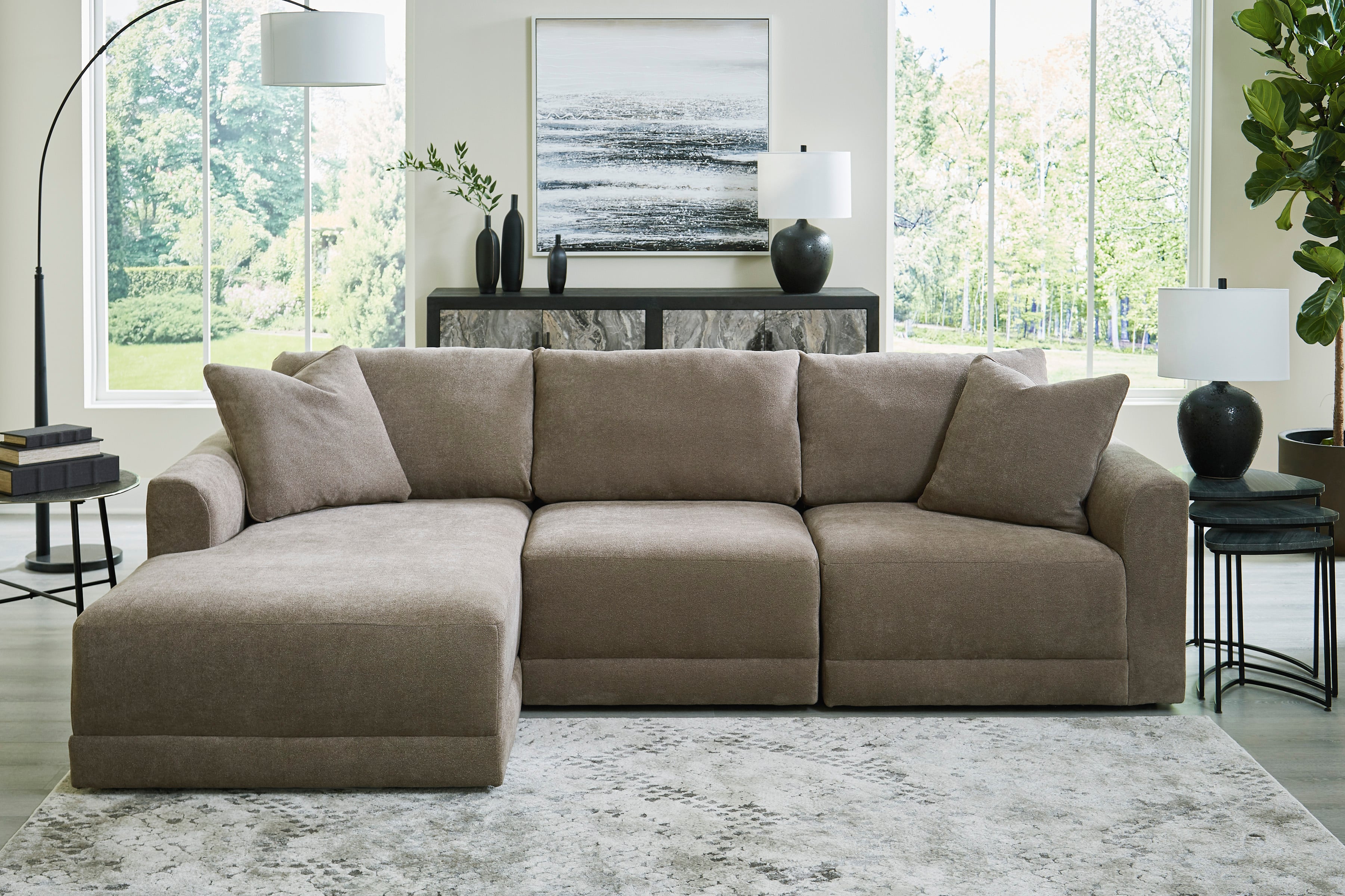 Benchcraft Megginson 1889600 U-Shaped Sectional with Two Chaises