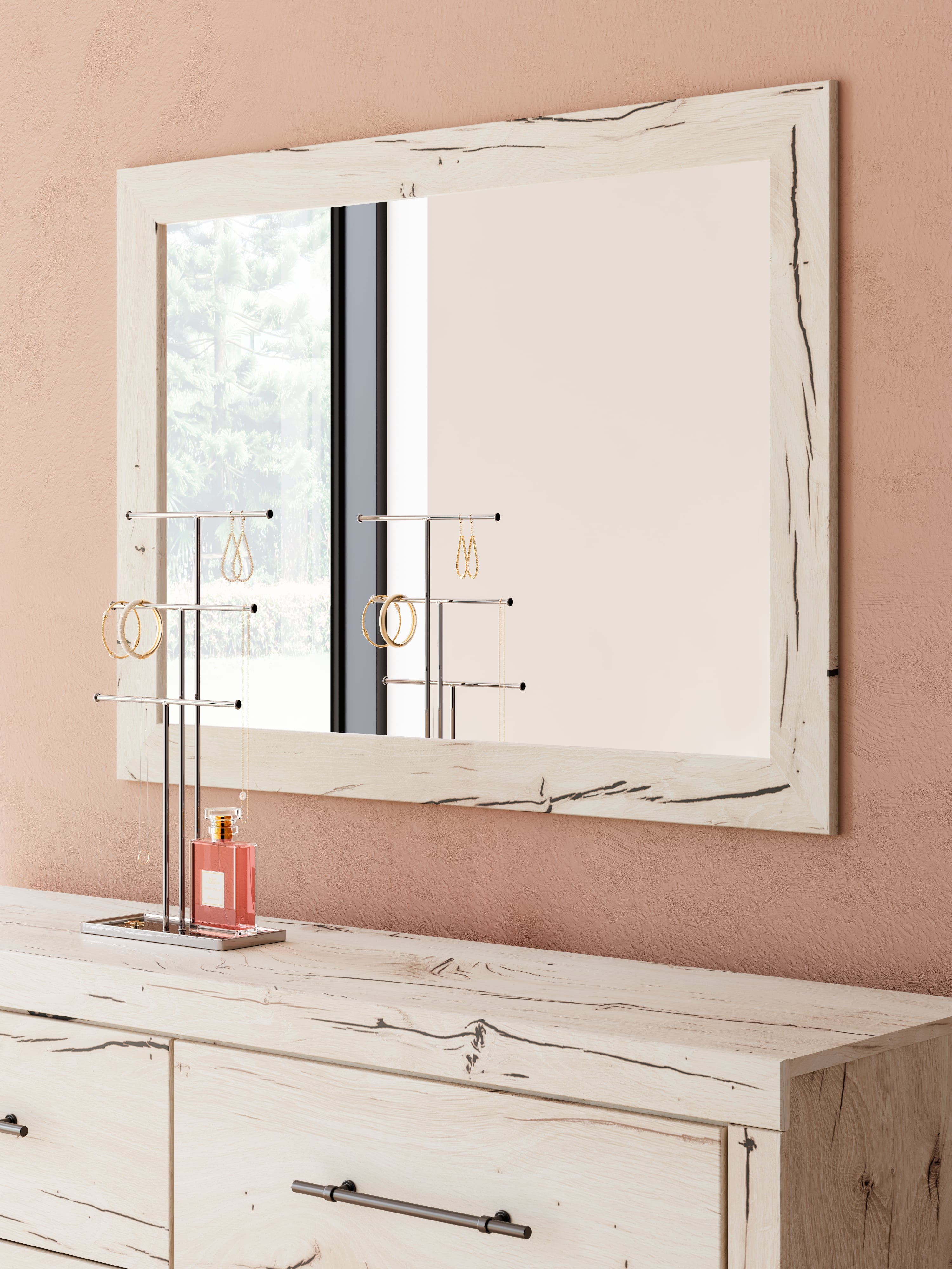 Benchcraft Lawroy King Bedroom Set