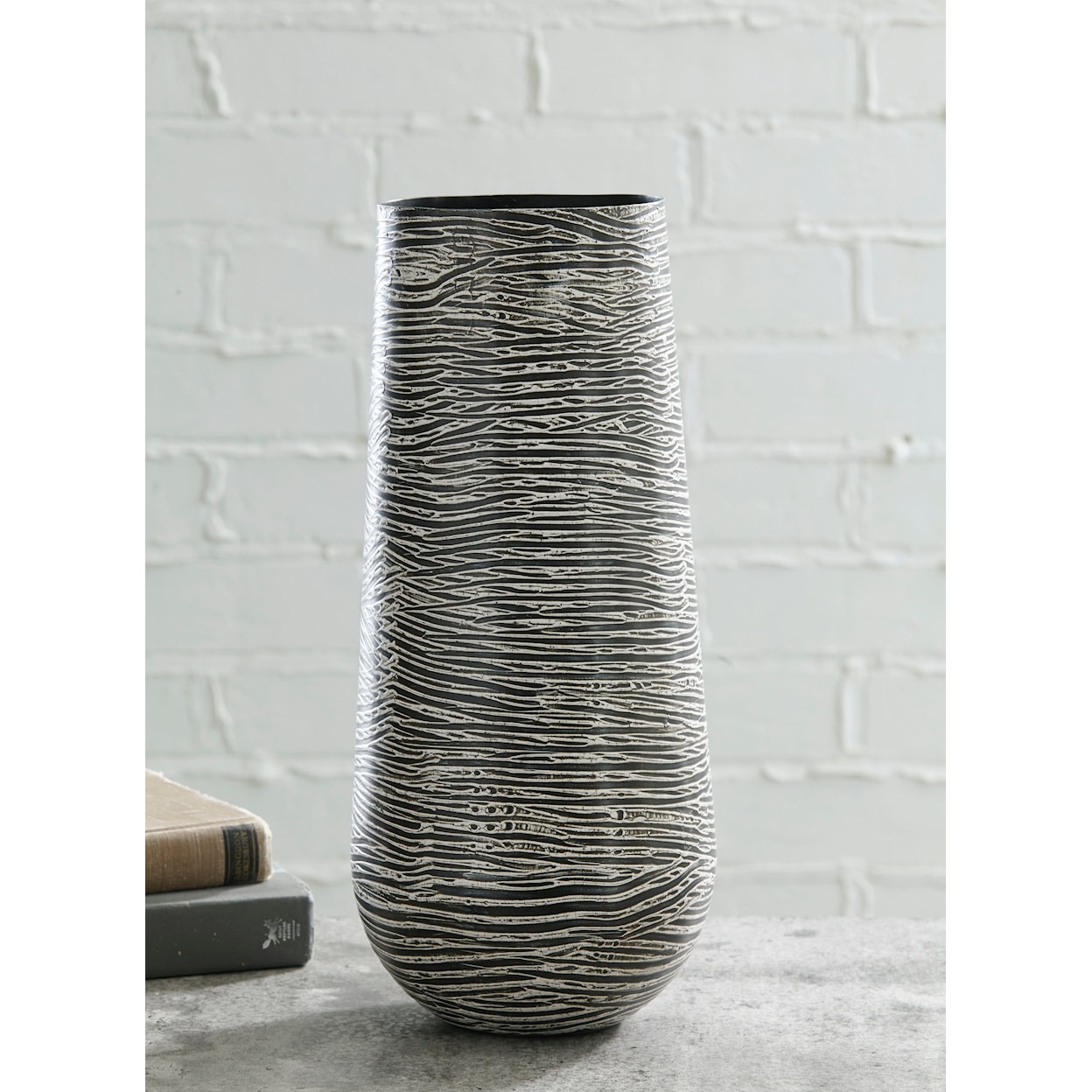 Signature Design by Ashley Accents Fynn Vase