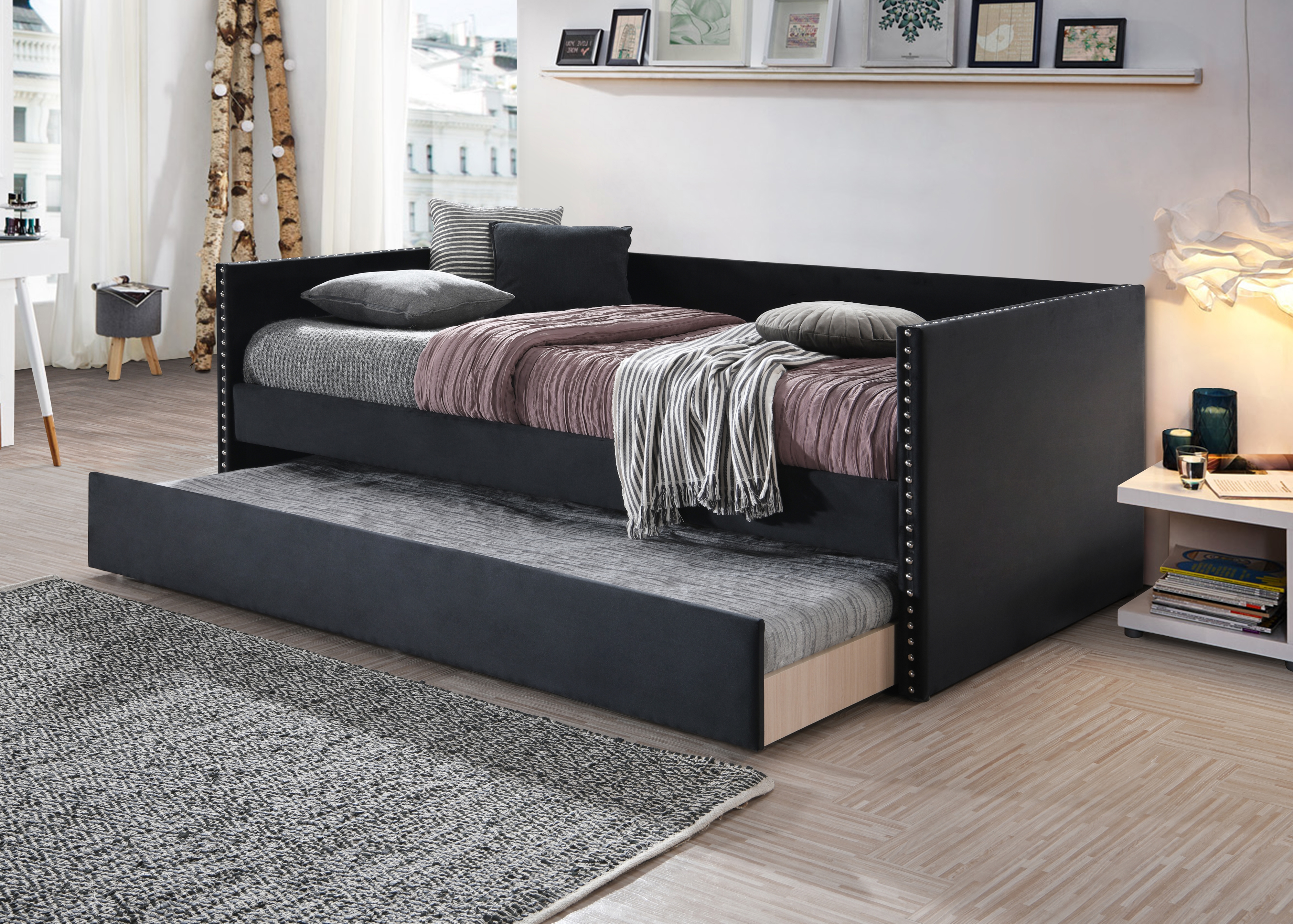 Crown Mark Sadie Daybed