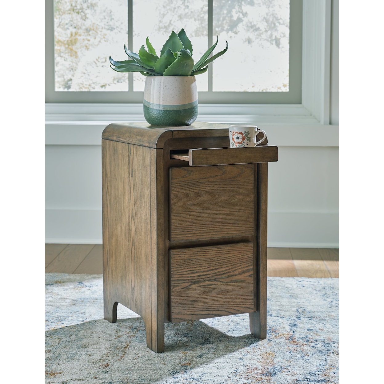 Benchcraft Jensworth Accent Table