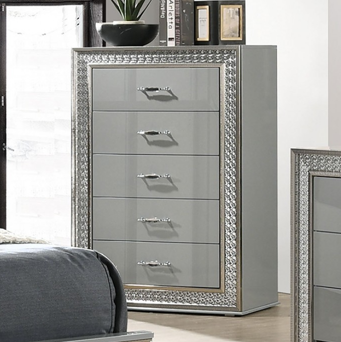 5 Pc. Queen Bedroom Set W/ Chest