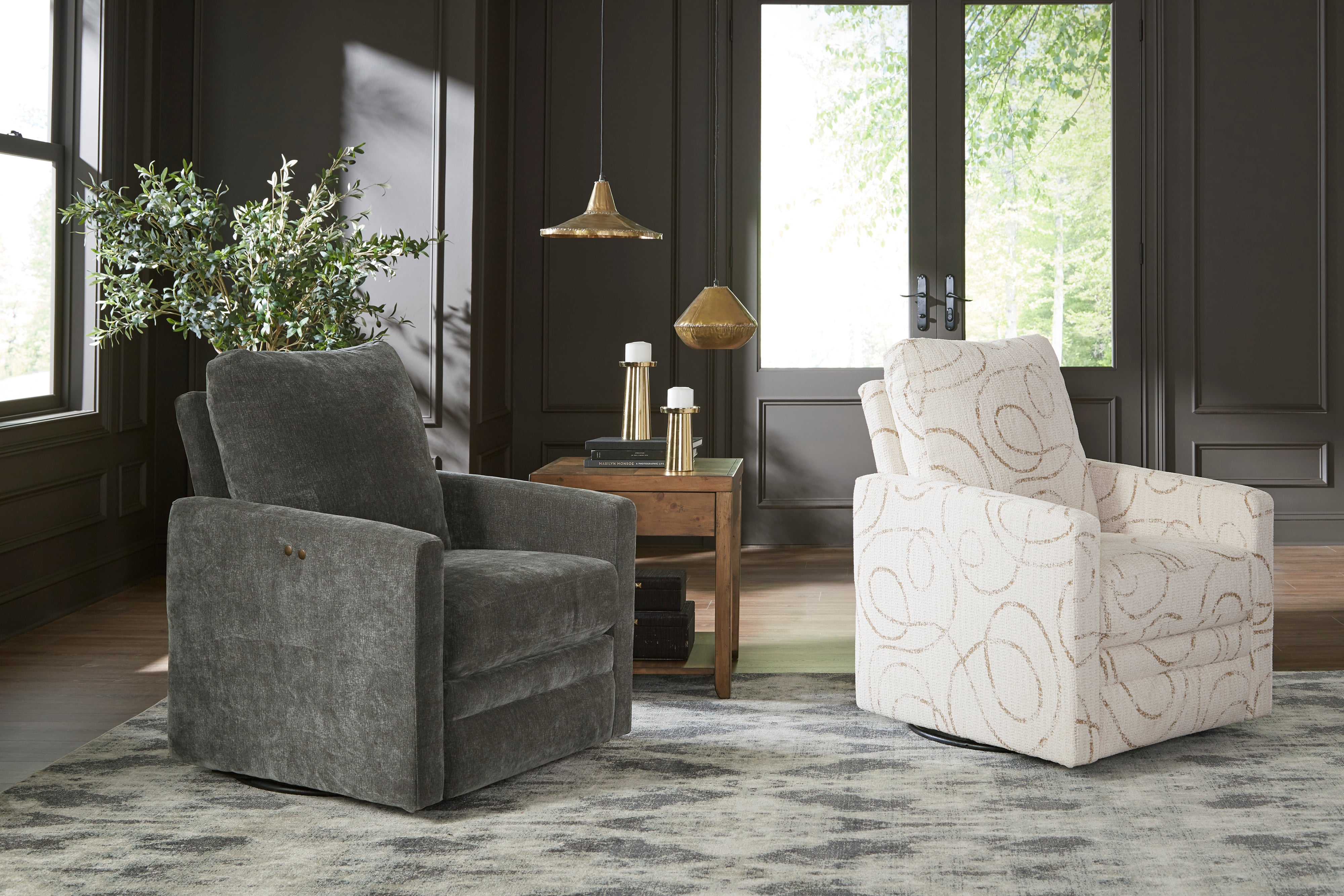 Best Home Furnishings Giana Swivel Recliner