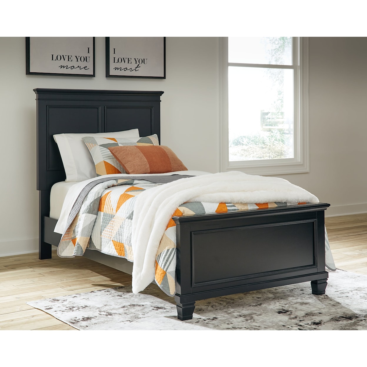 Signature Lanolee Twin Panel Bed