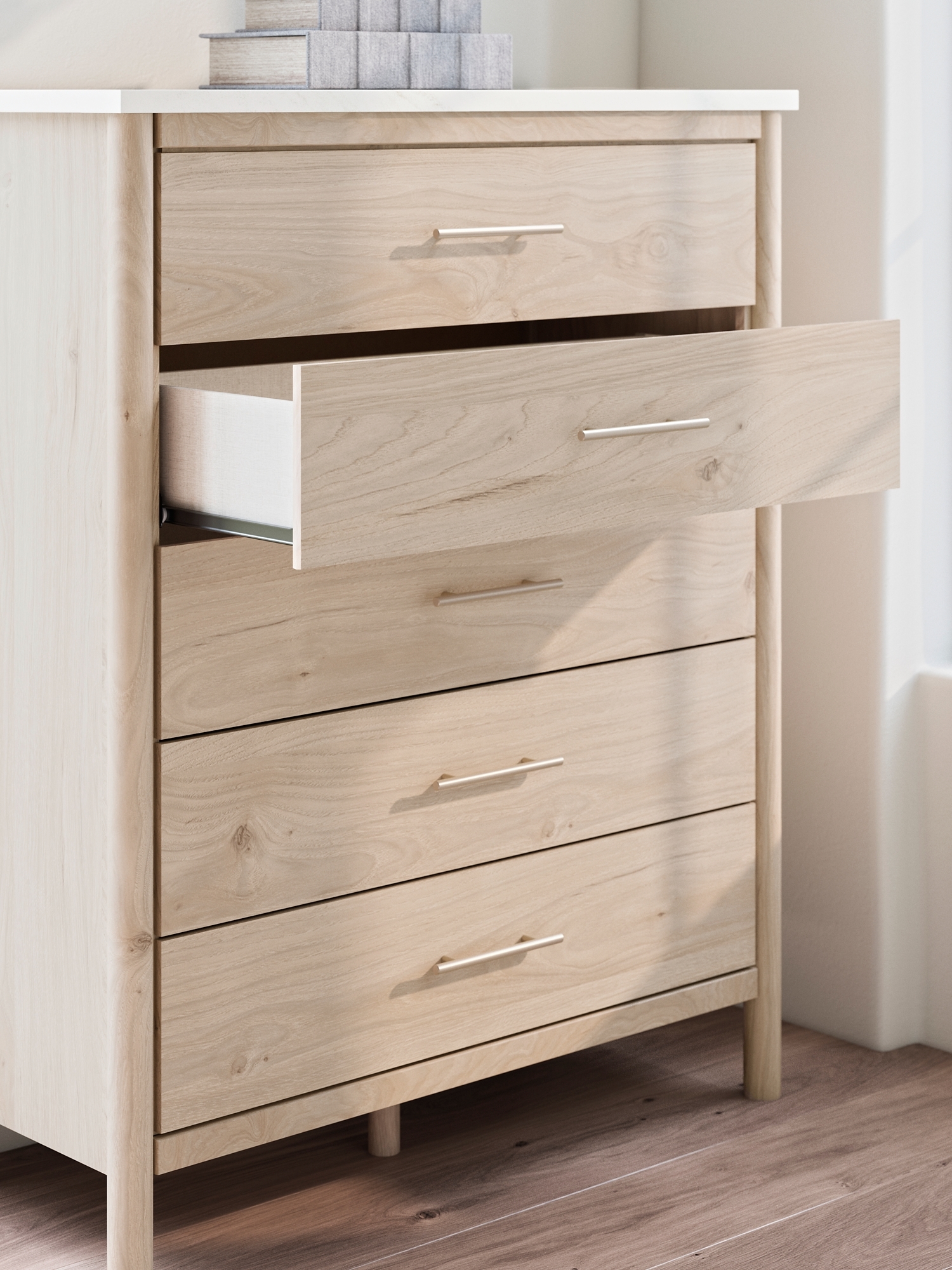 Signature Design by Ashley Cadmori 5-Drawer Chest