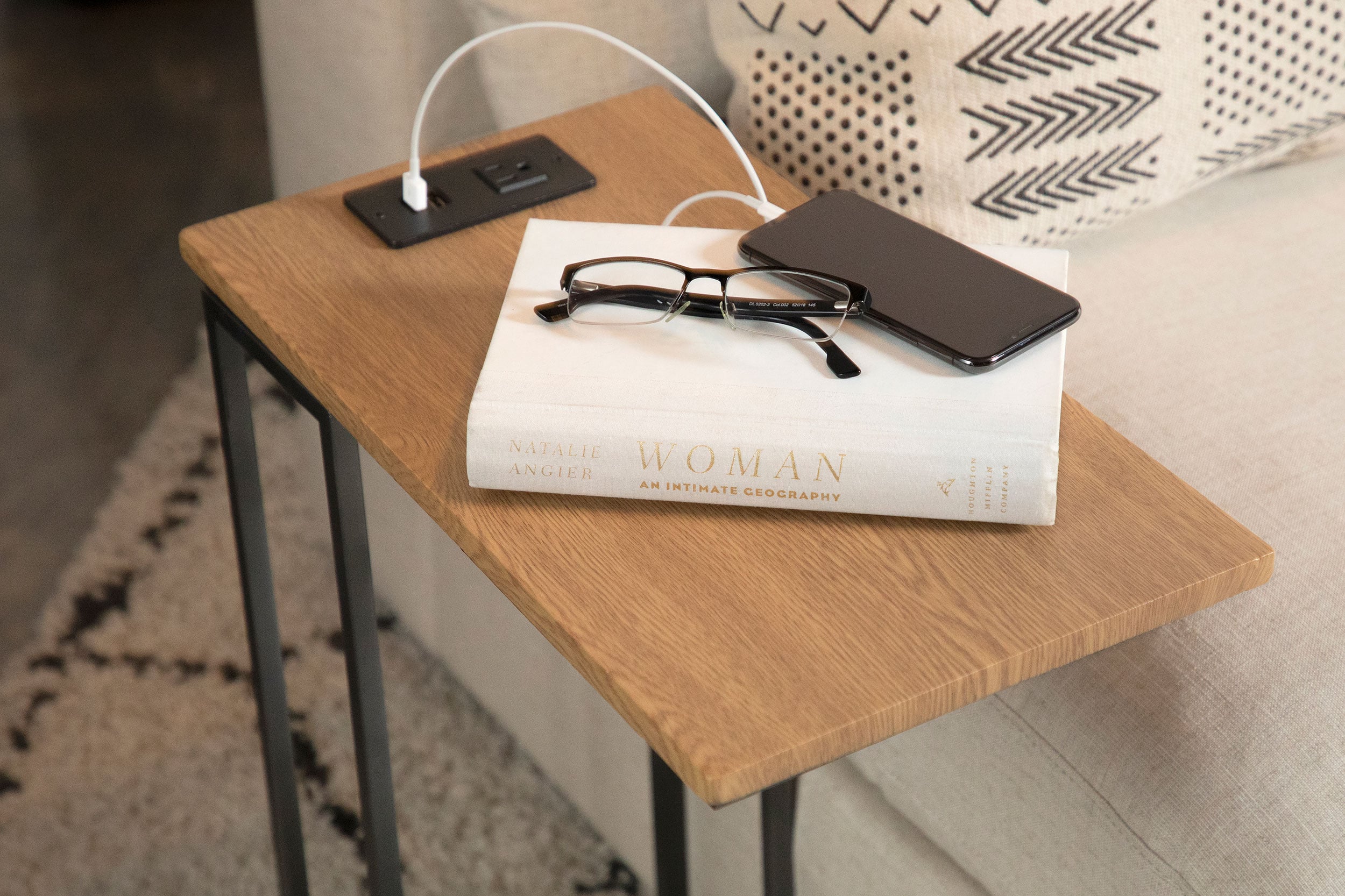 Coaster Rudy Rudy C-Shaped Side Table w/ Power Outlet