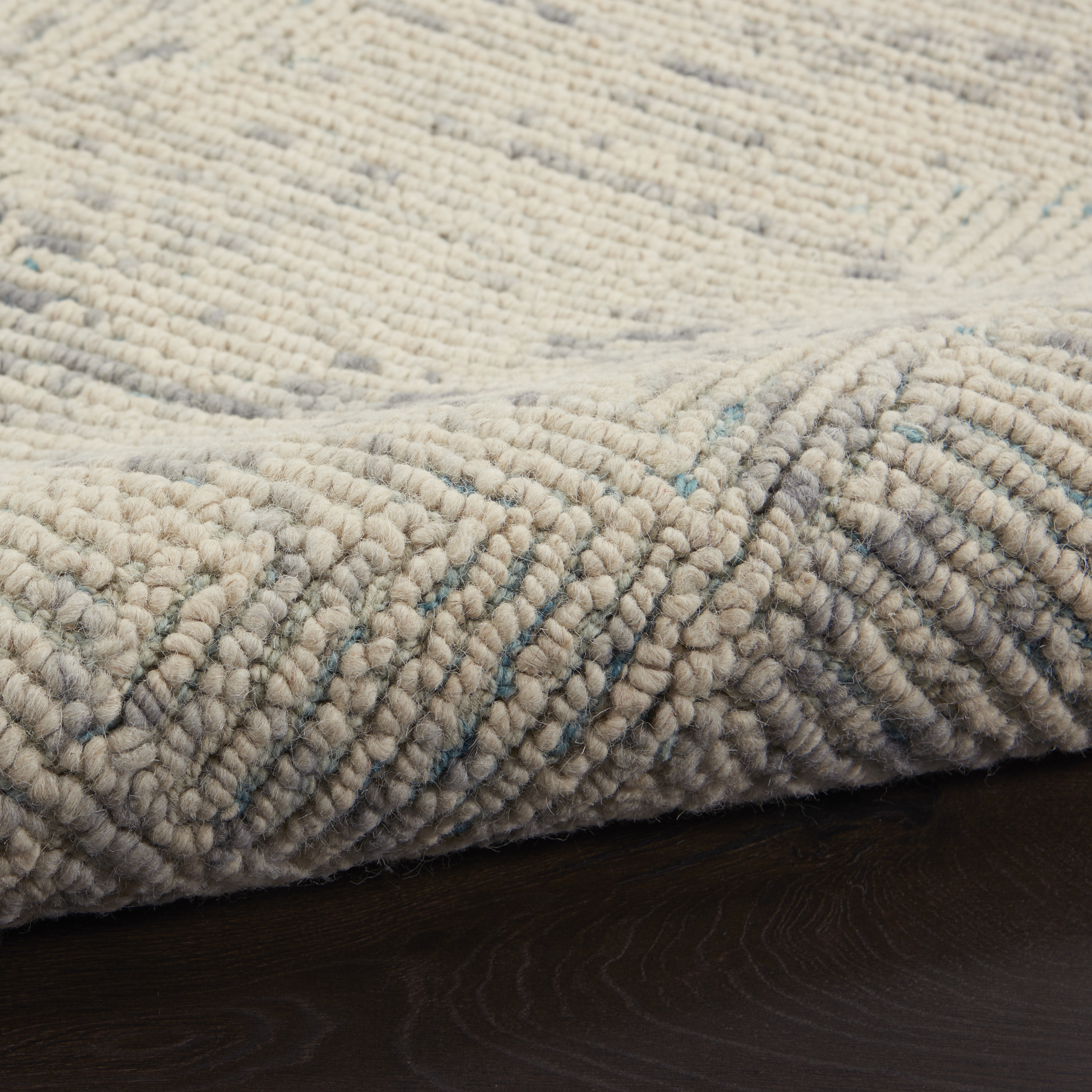 5'3" x 7'3"  Rug