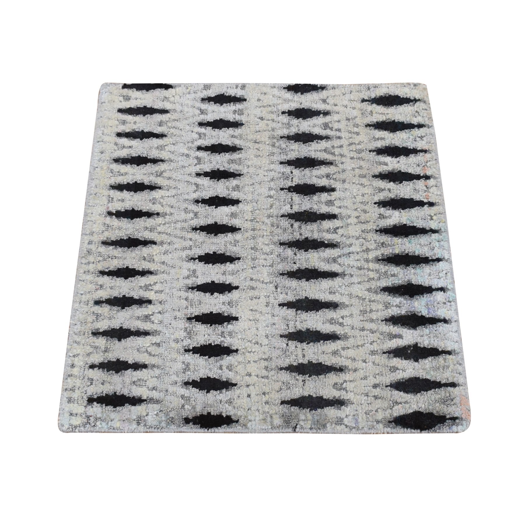 4 Ft &amp; Under  Rug