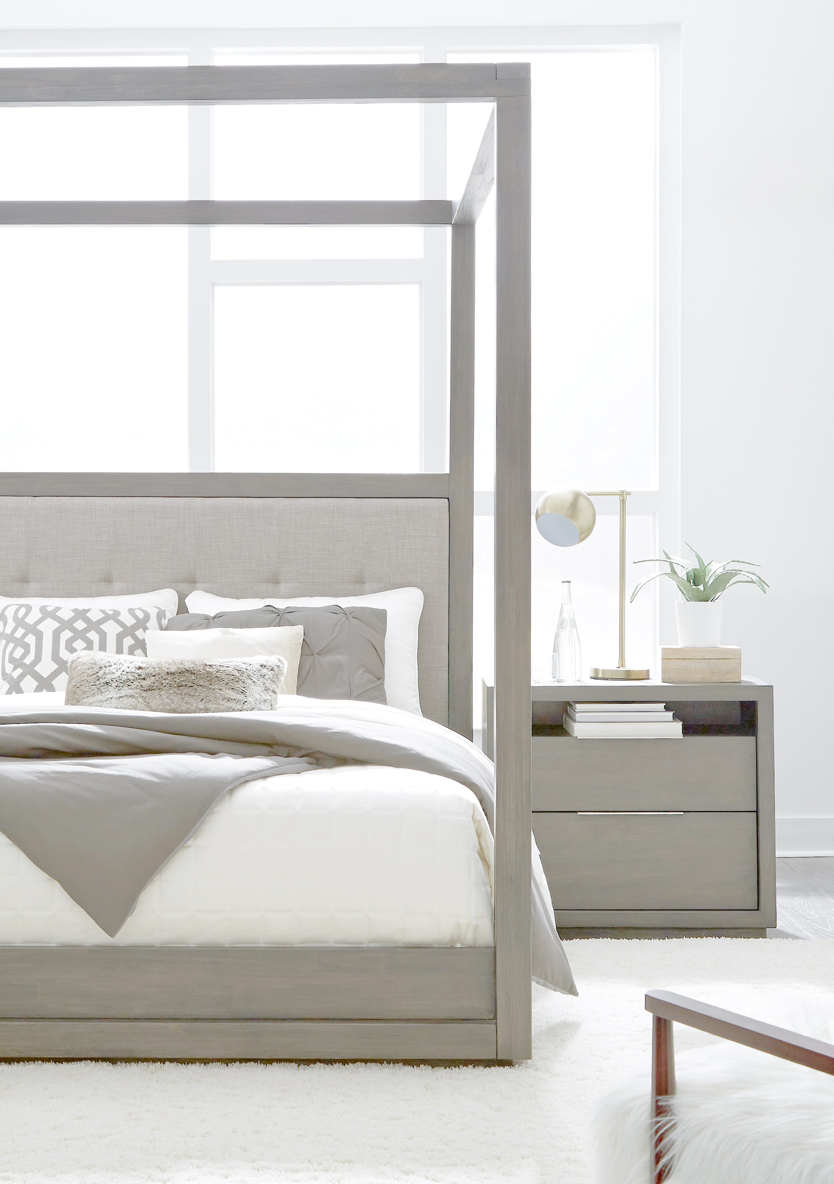 Modus Furniture Oxford Queen Canopy Bed