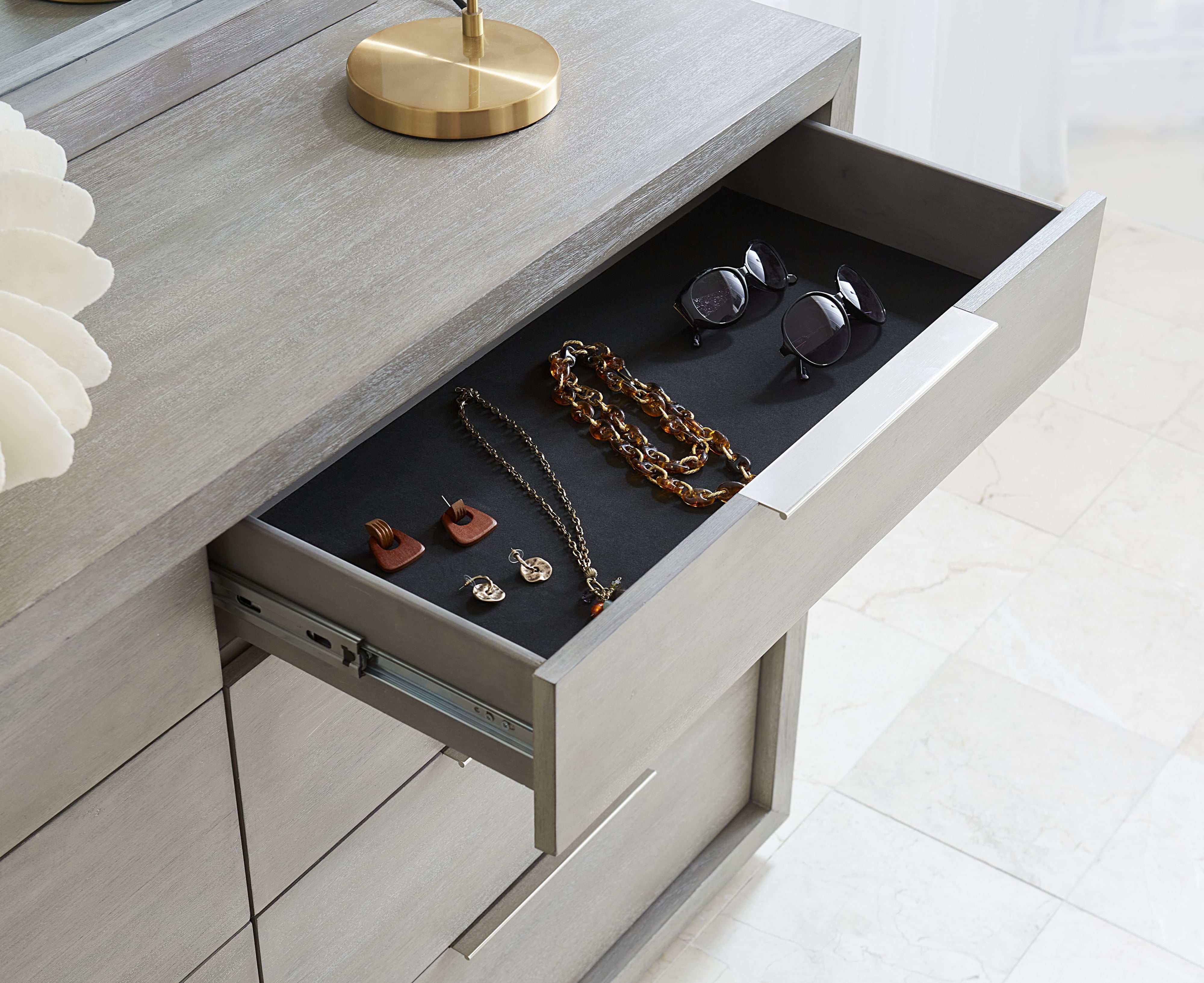 Modus Furniture Oxford 8-Drawer Dresser