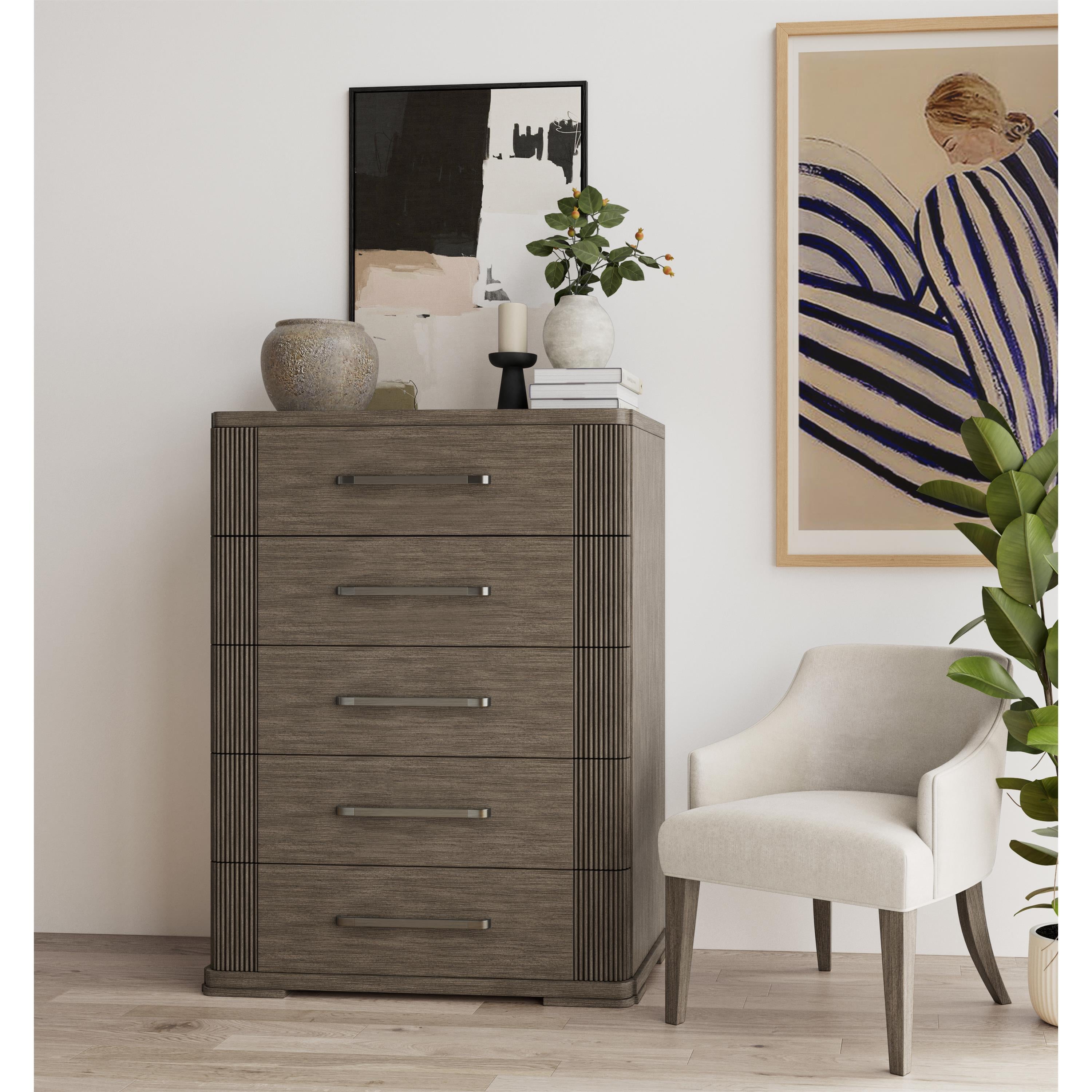 Riverside Furniture Sariel 5-Drawer Bedroom Chest