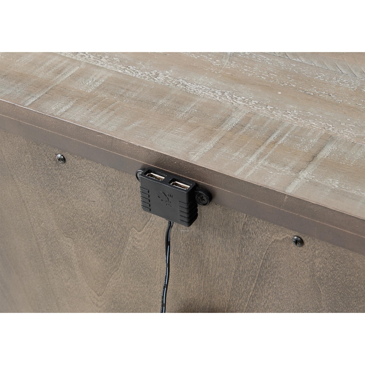 Riverside Furniture Intrigue 3-Drawer Nightstand