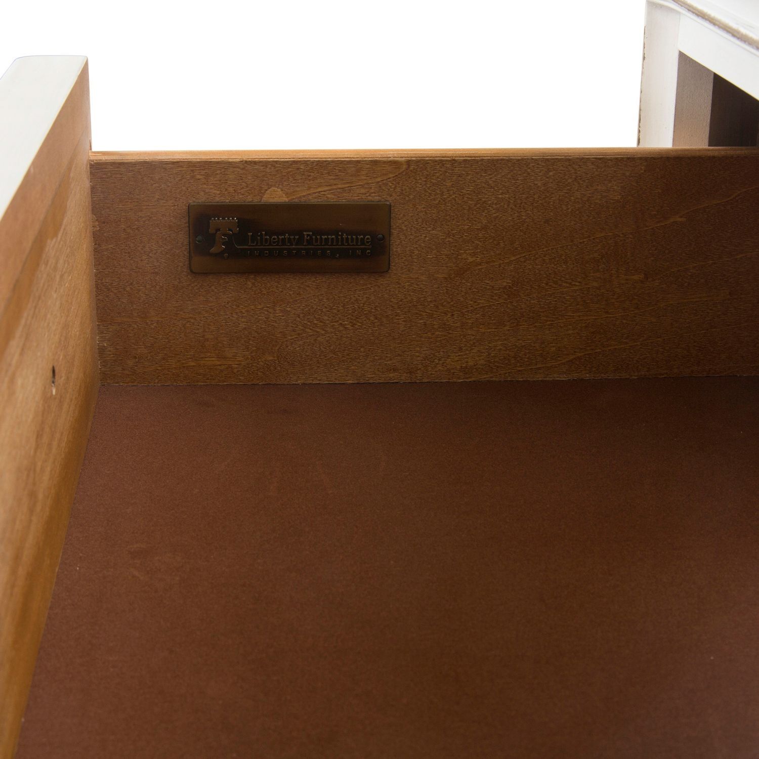 Liberty Furniture Magnolia Manor 5 Drawer Chest