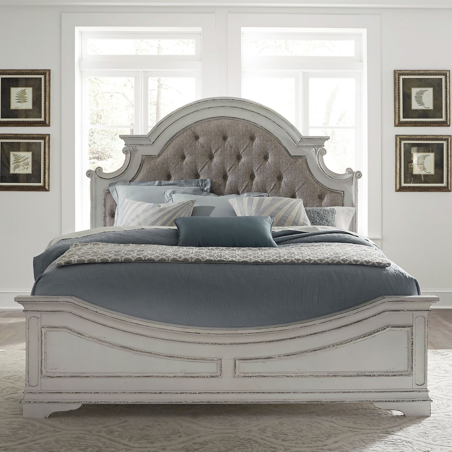 Liberty Furniture Magnolia Manor 3-Piece Upholstered Queen Bedroom Group