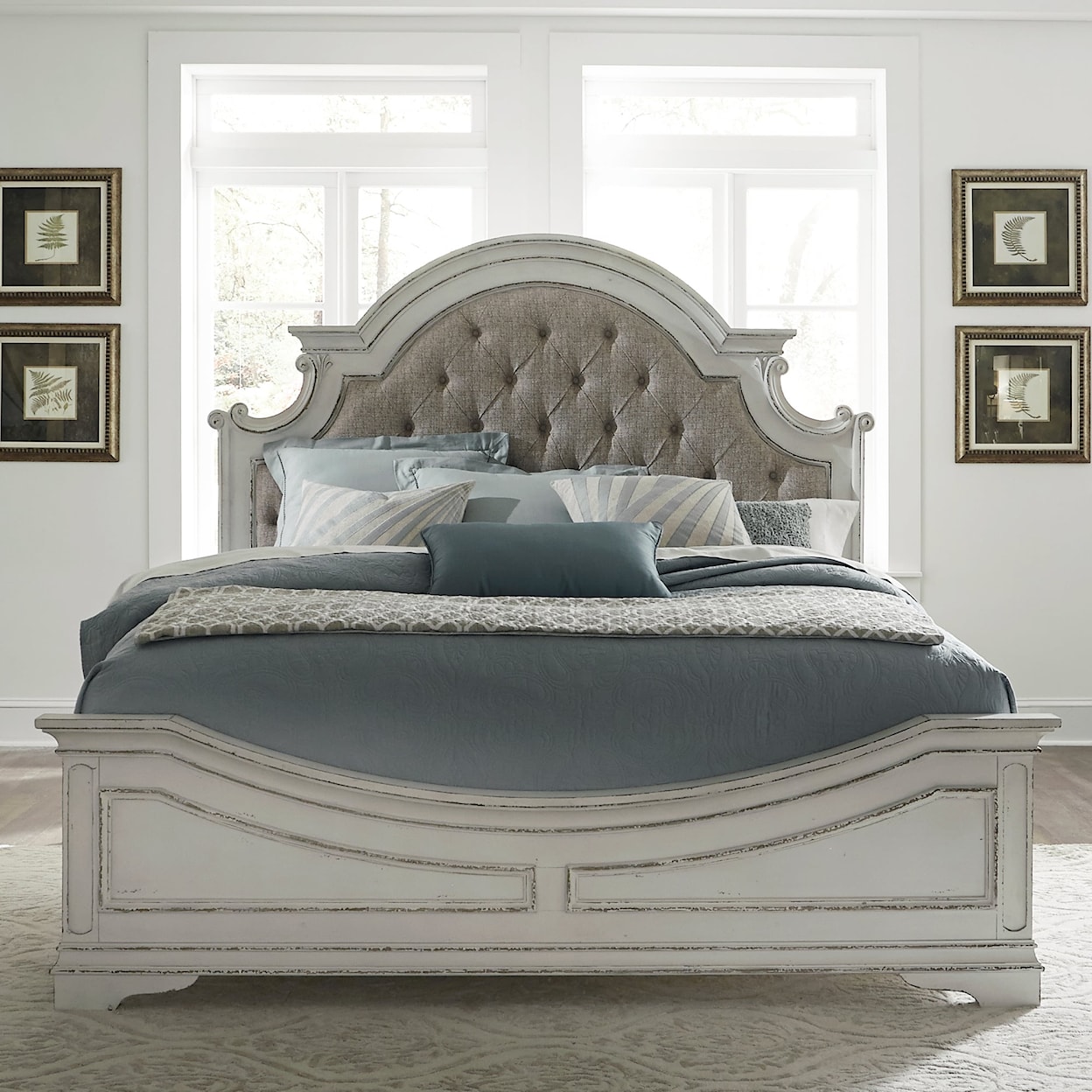 Liberty Furniture Magnolia Manor California King Upholstered Bed