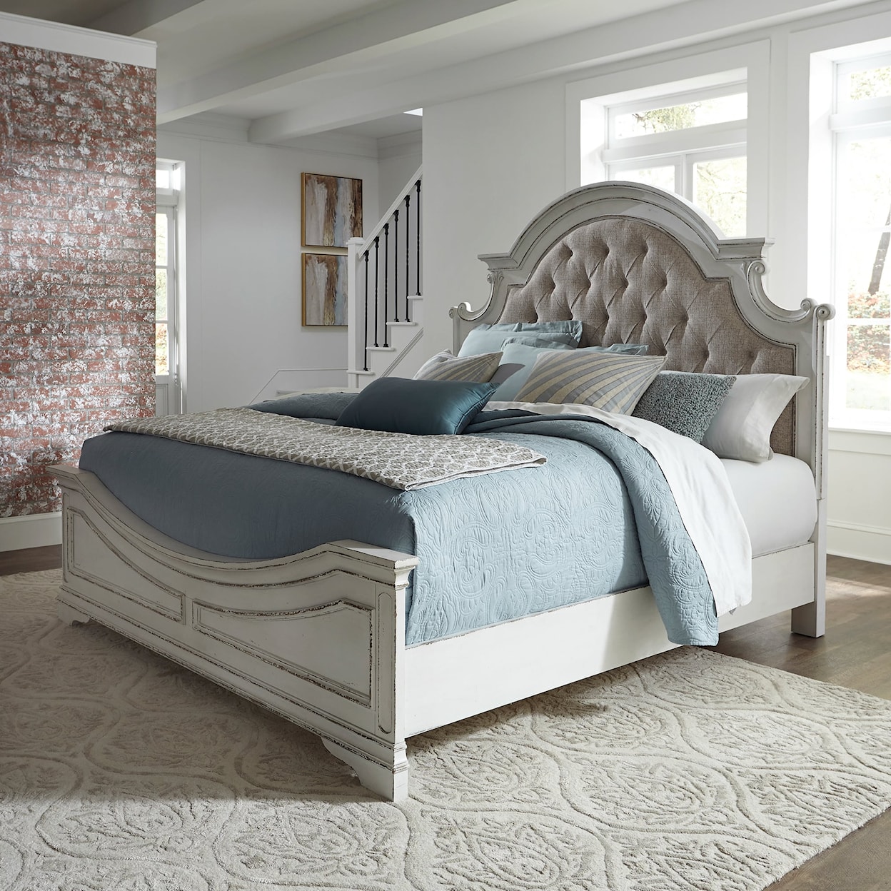 Liberty Furniture Magnolia Manor California King Upholstered Bed