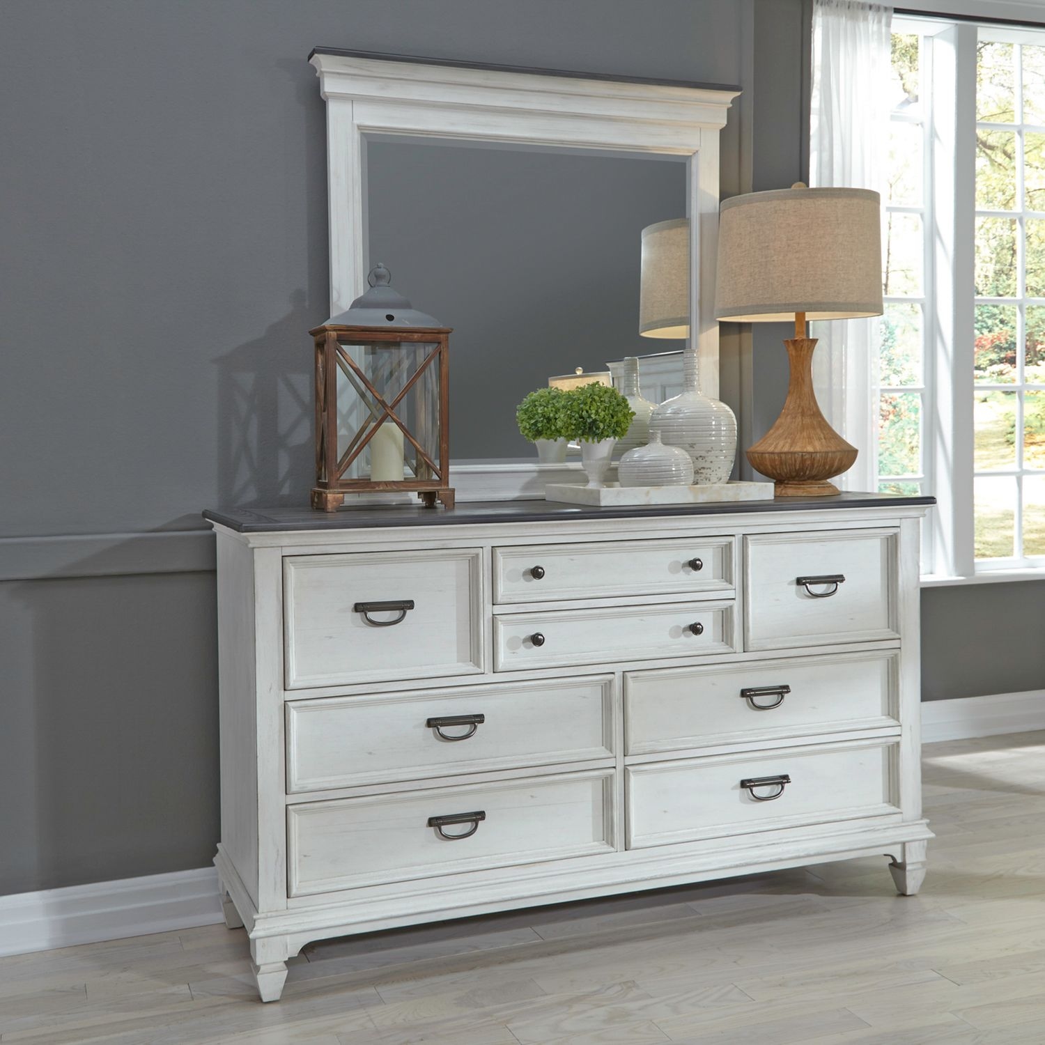 Liberty Furniture Allyson Park 8-Drawer Dresser & Mirror