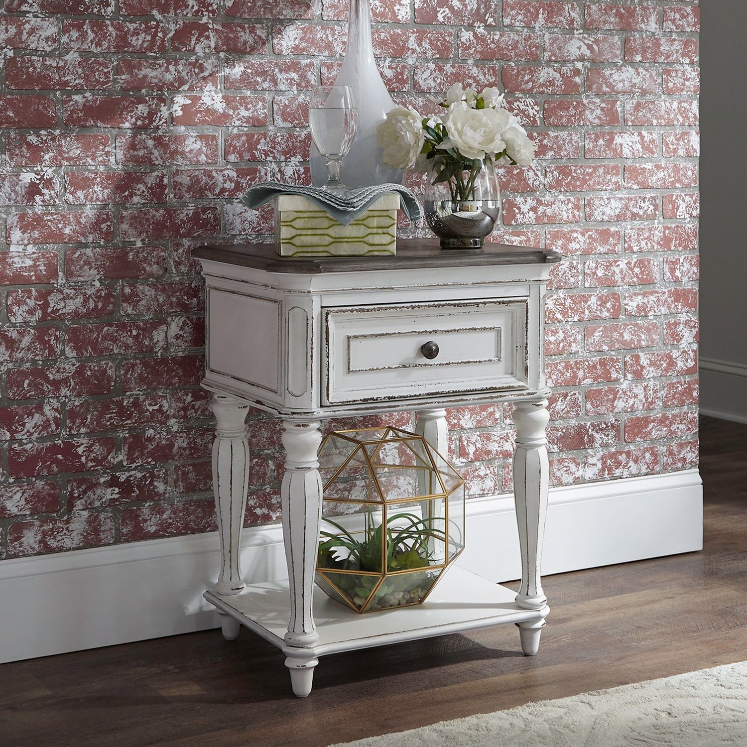 Liberty Furniture Magnolia Manor One Drawer Nightstand