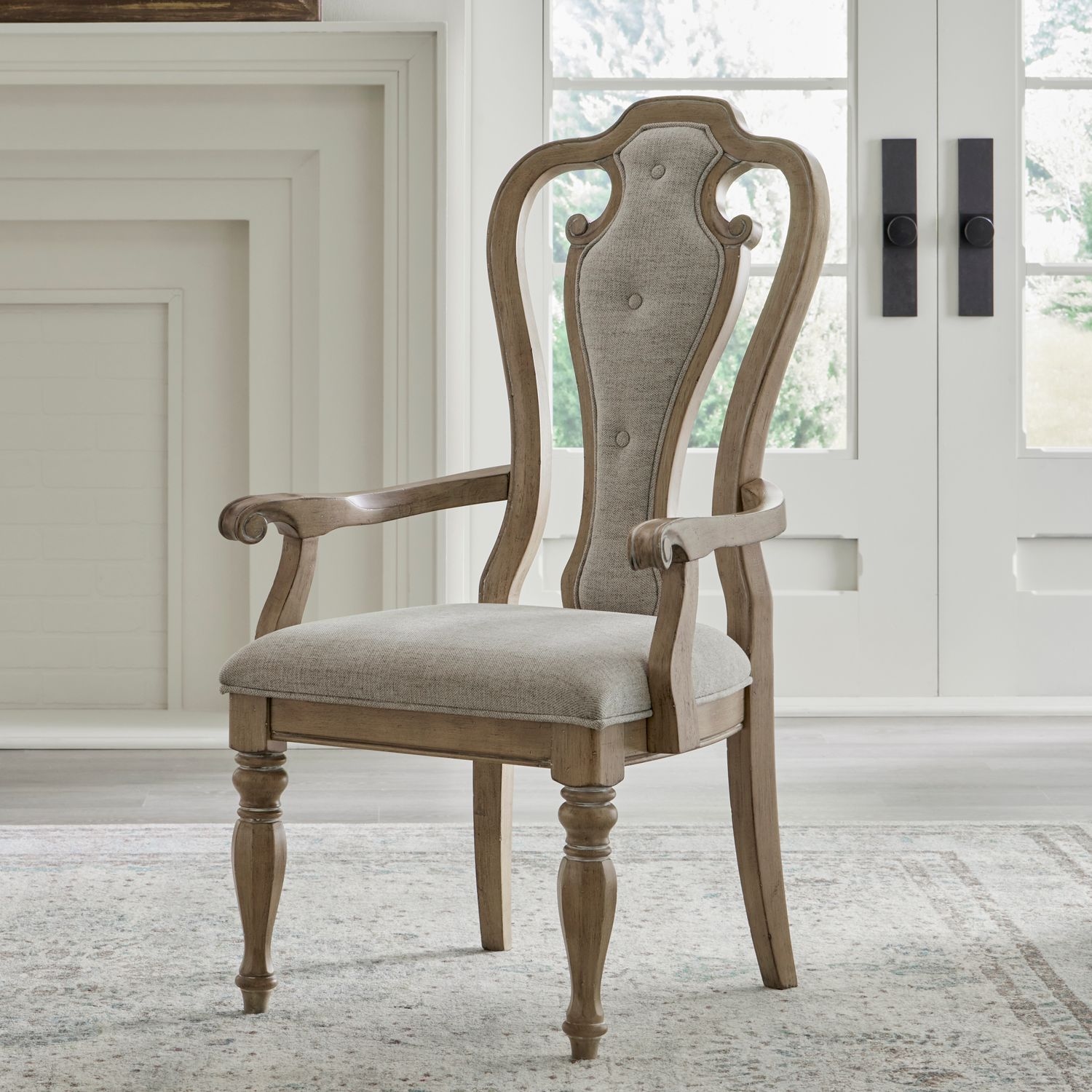 Liberty Furniture Magnolia Manor Splat Back Arm Chair