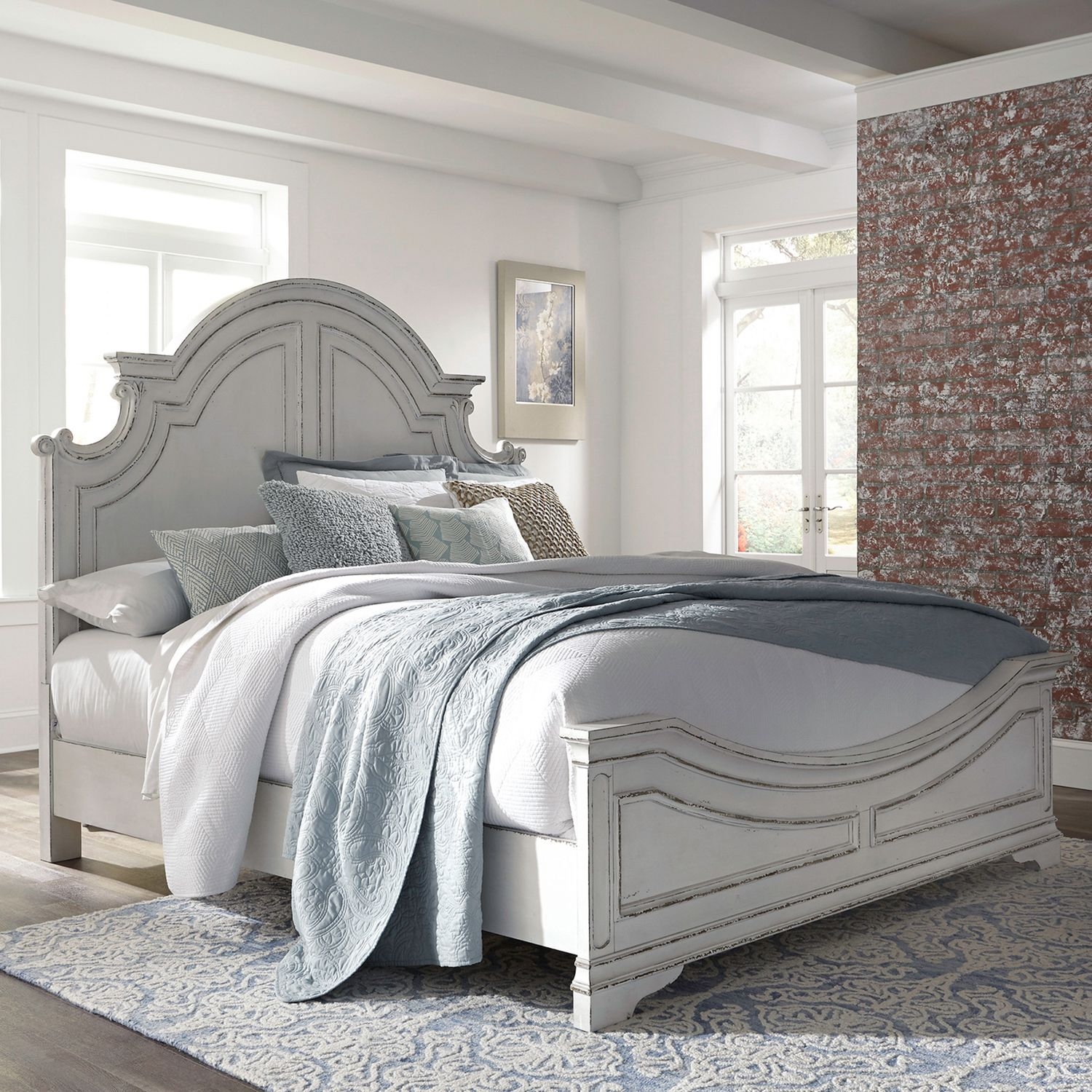 Liberty Furniture Magnolia Manor King Arched Panel Bed