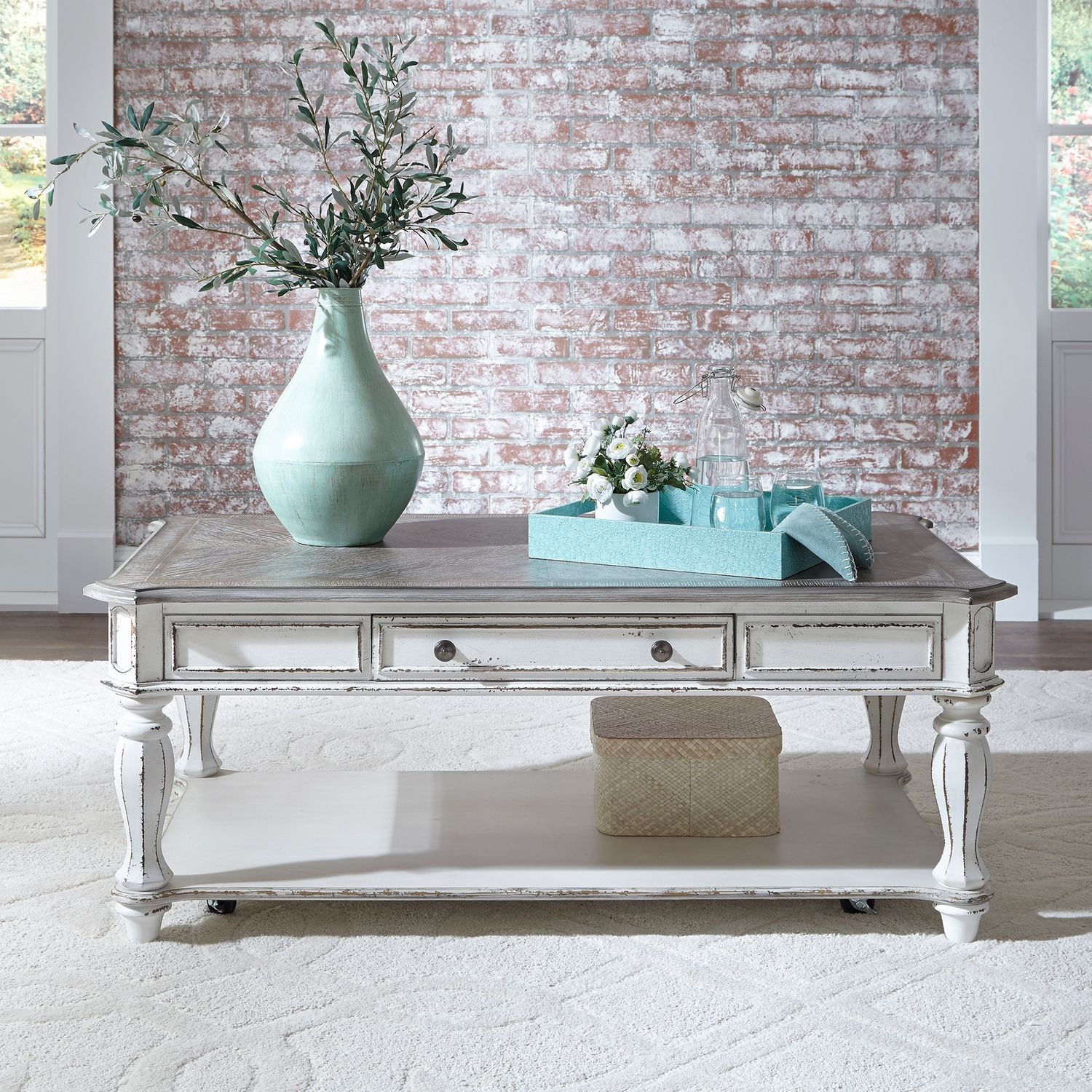 Liberty Furniture Magnolia Manor Rectangular Cocktail Table