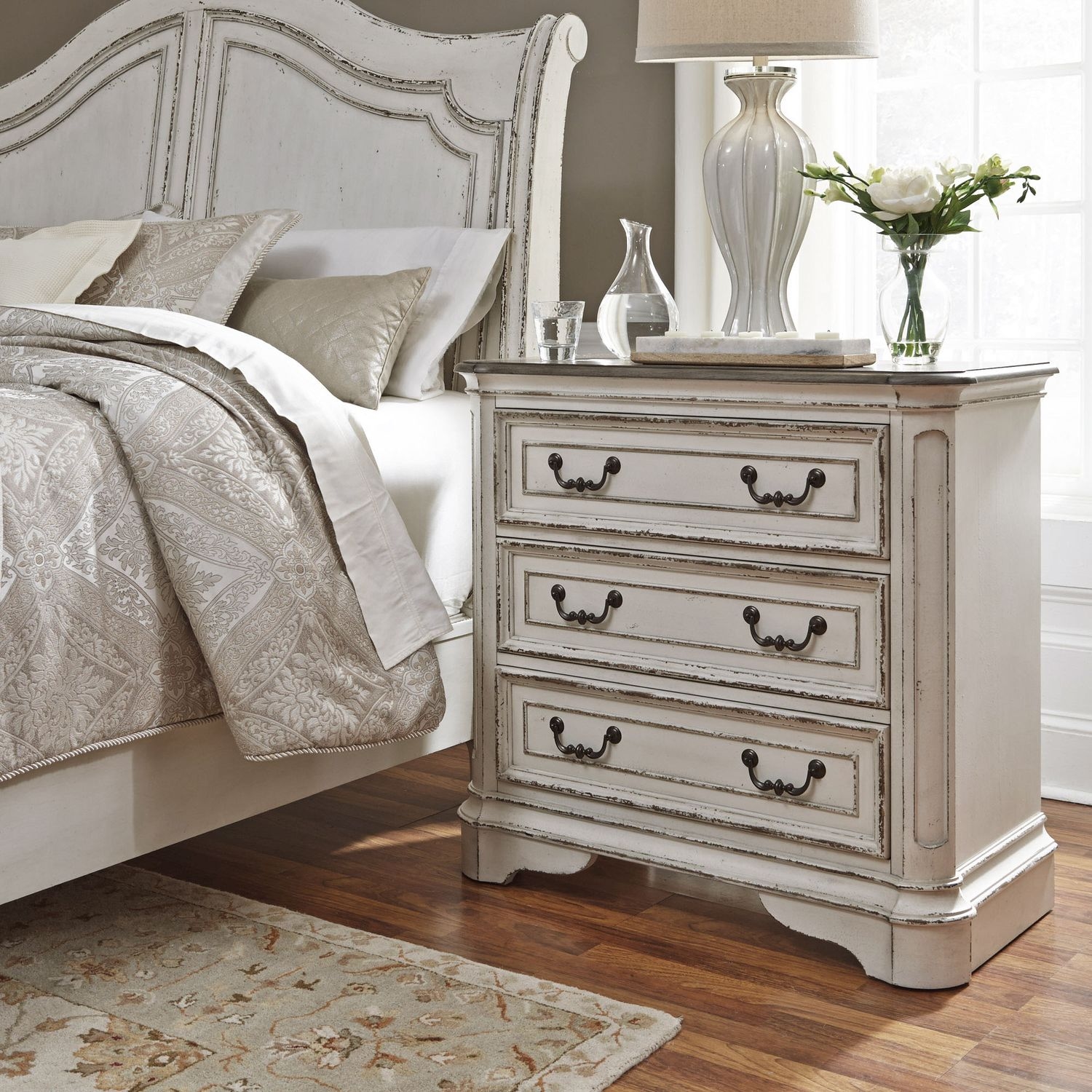 Liberty Furniture Magnolia Manor 3 Drawer Bedside Chest