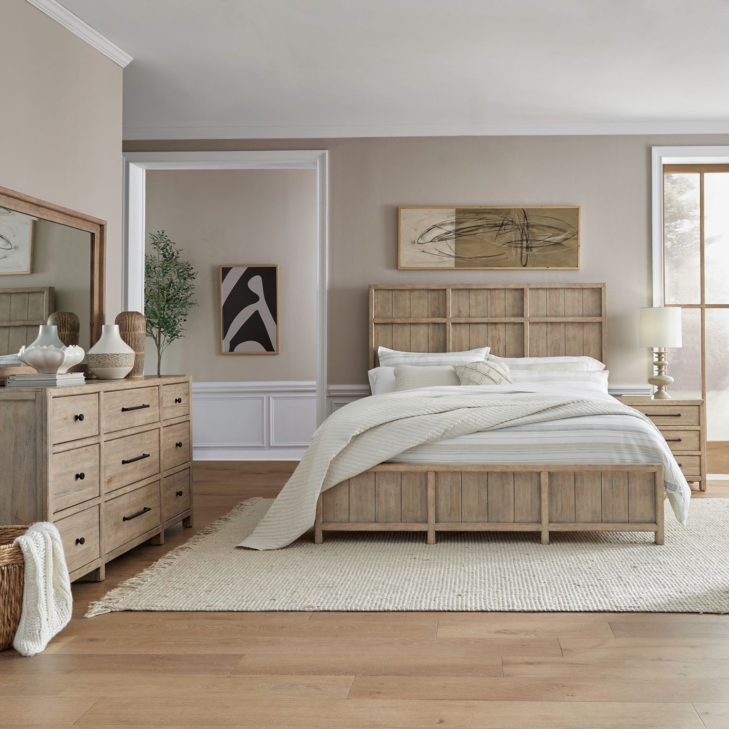 Transitional 4-Piece Queen Panel Bedroom Set